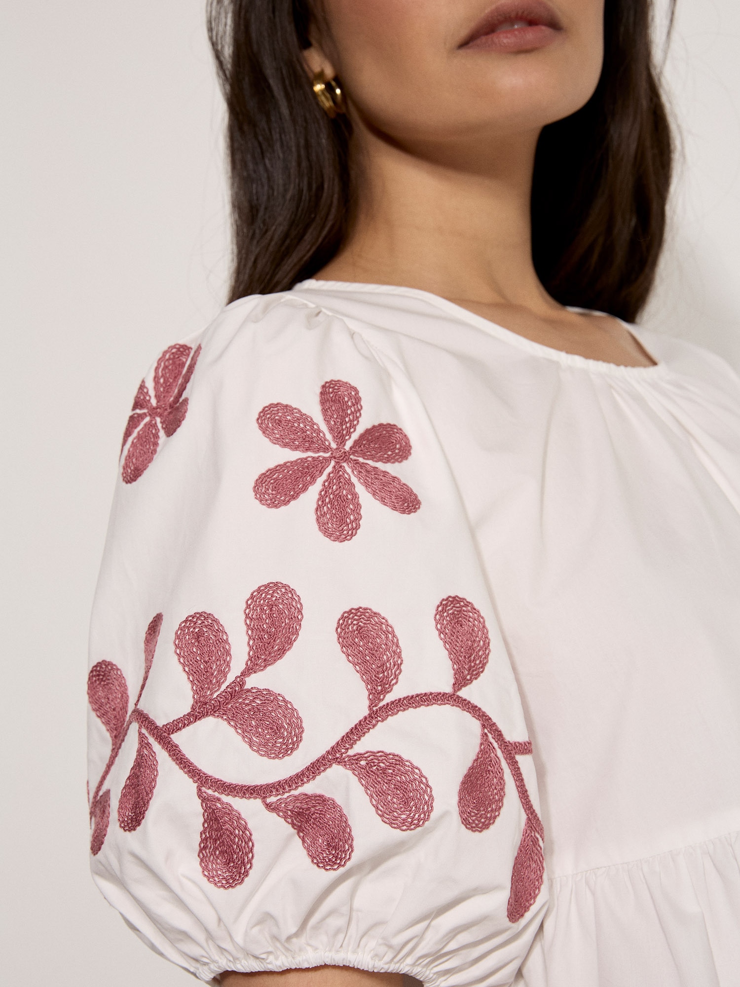 Apricot Klassische Bluse »Blusenoberteil mit Blumenstickerei und Schößchen« mit Schößchen