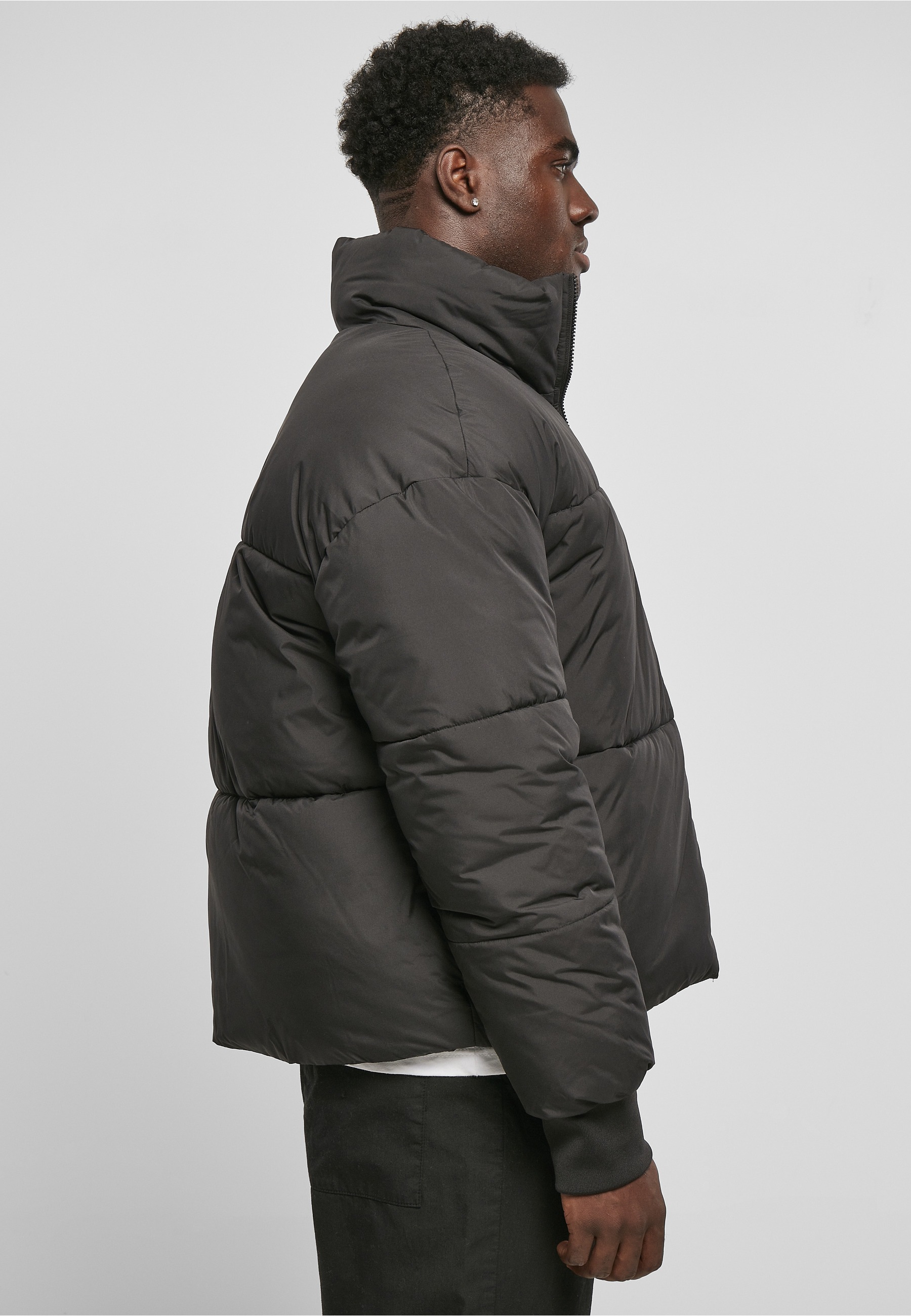 URBAN CLASSICS Winterjacke »Urban Classics Herren Short Big Puffer Jacket« 1 Stk. tlg. ohne Kapuze