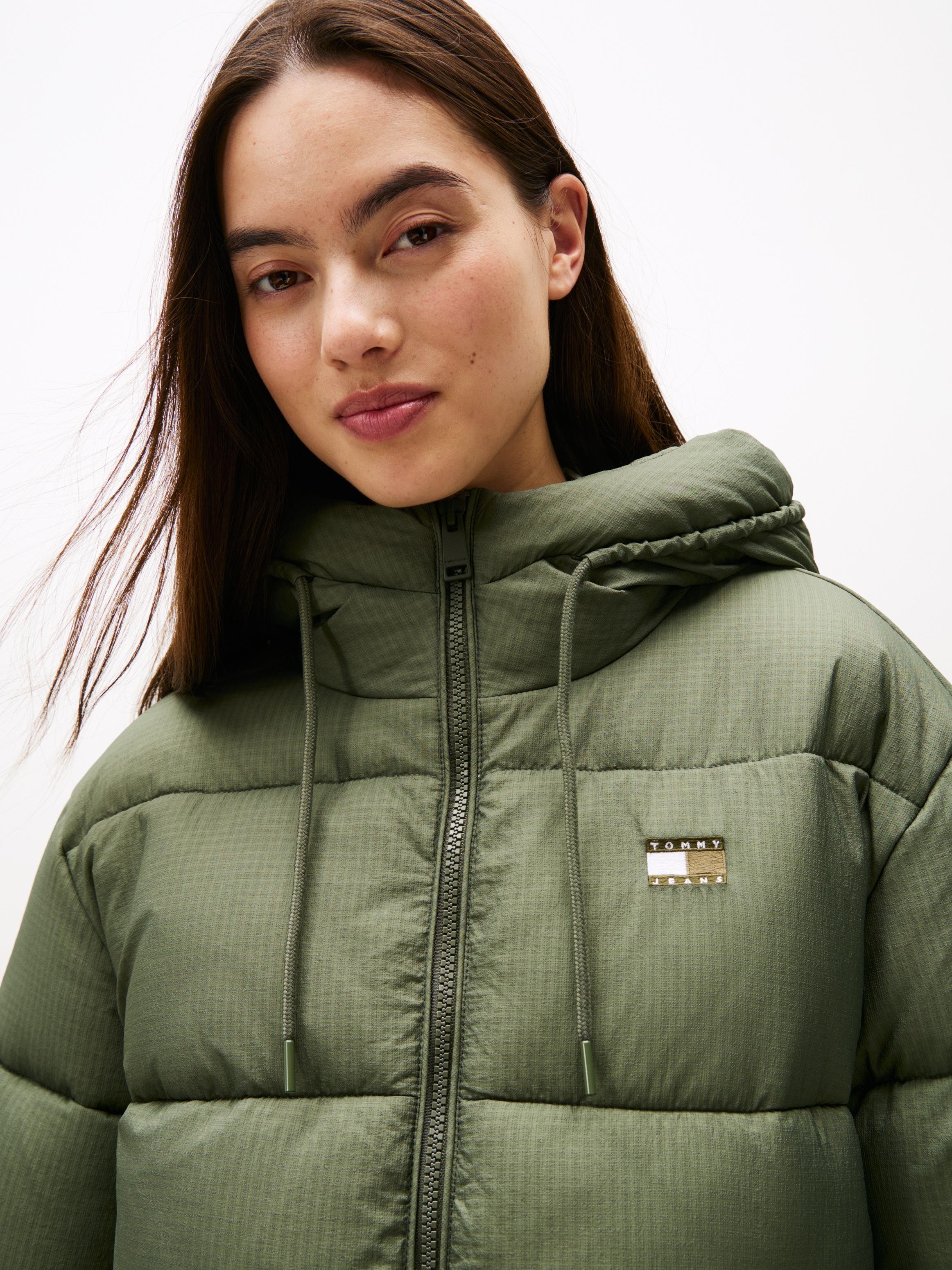 Tommy Jeans Steppjacke "TJW HOODED MIDI PUFFER JACKET" mit Kapuze günstig online kaufen