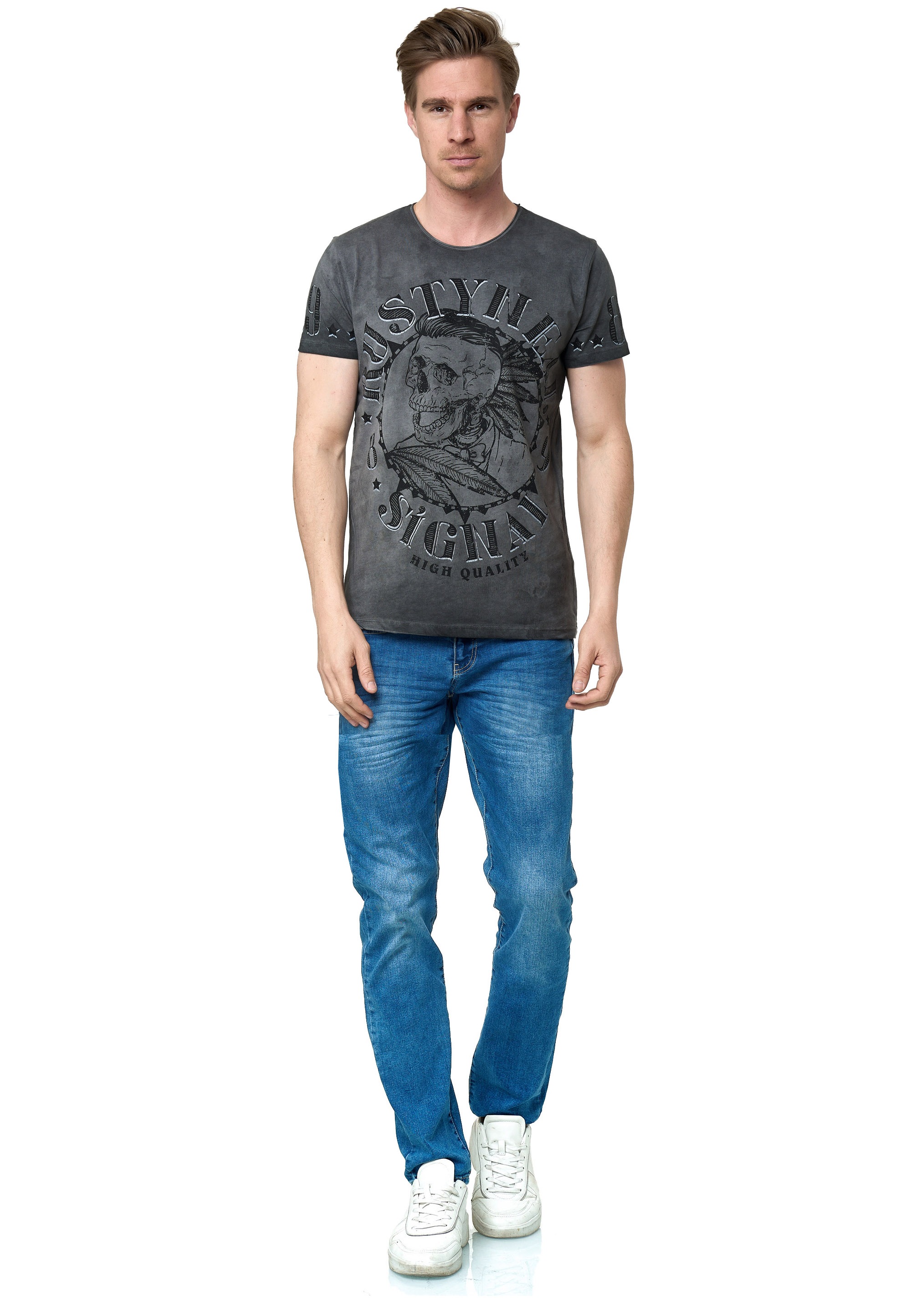 Rusty Neal T-Shirt, mit stylischem Totenkopf-Print