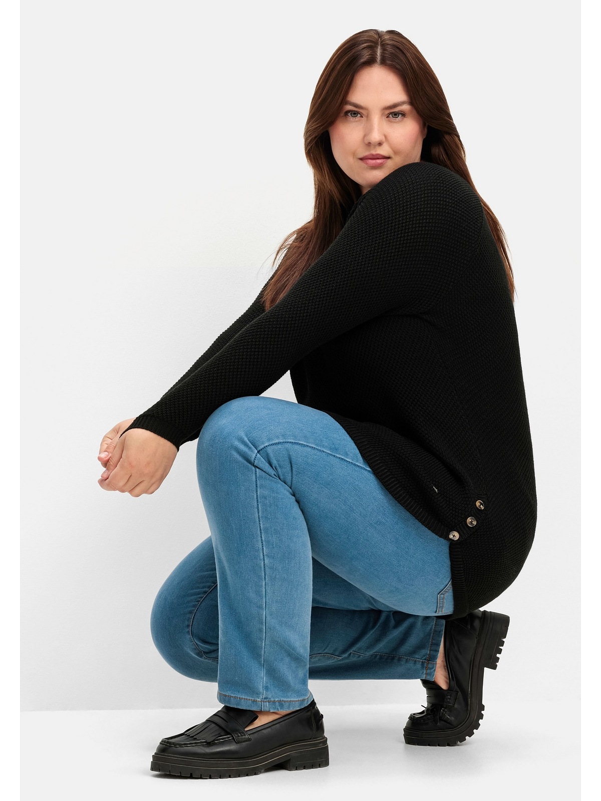 Sheego Strickpullover »Große Größen«, im Strukturstrick, mit Zierknöpfen seitlich