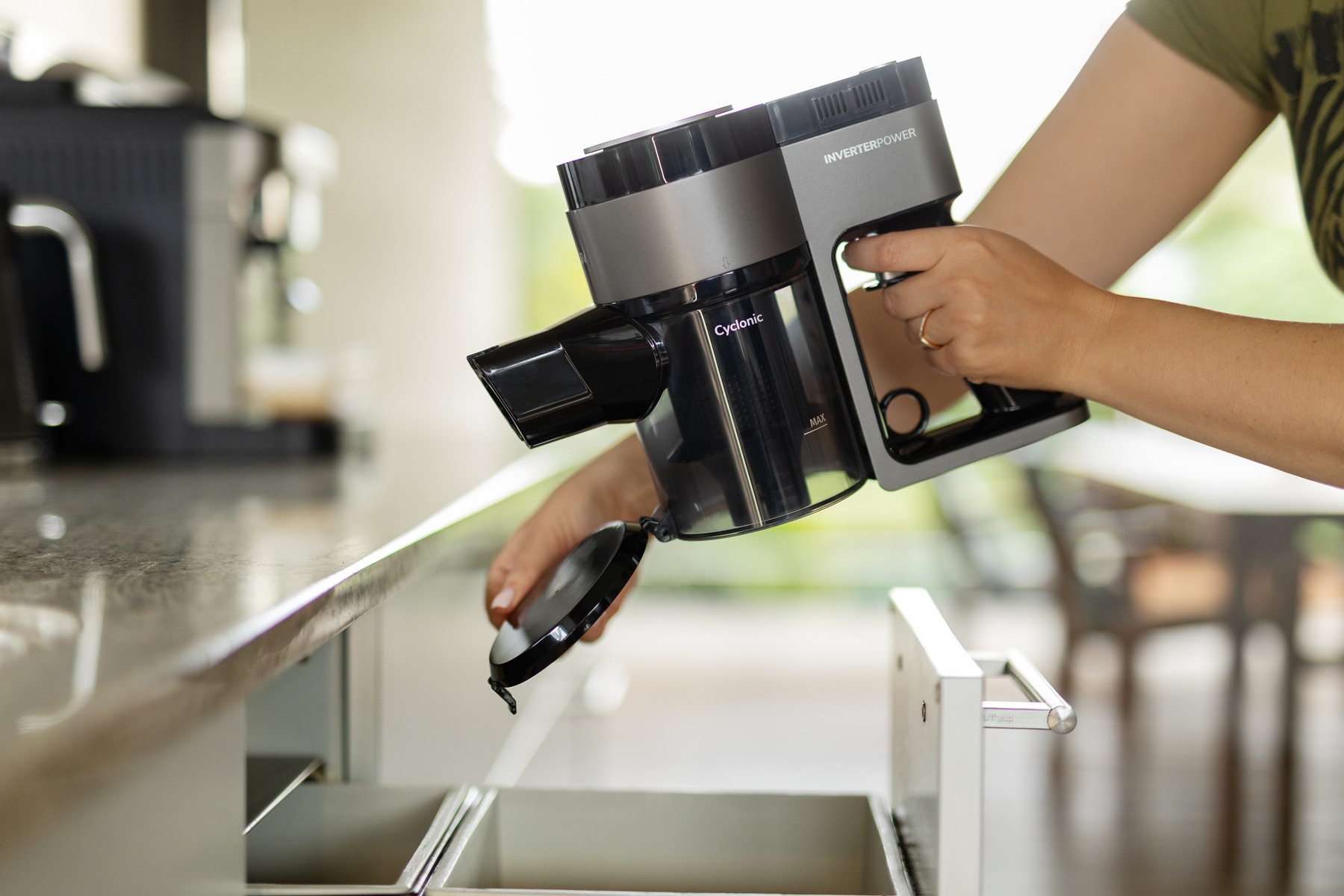 Hisense Akku-Bodenstaubsauger »SVC216300FLA«