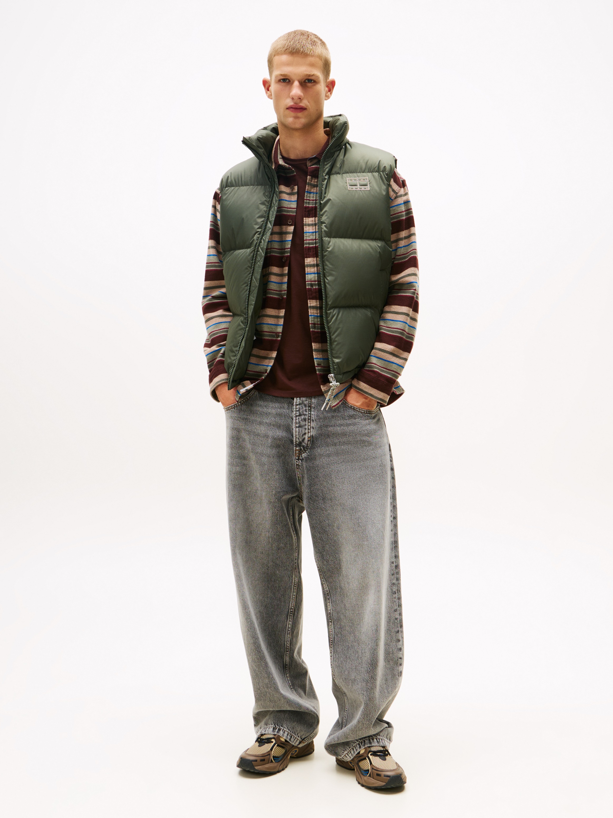 Tommy Jeans Steppweste "ALASKA DOWN VEST" Regular fit mit abnehmbarer Kapuz günstig online kaufen