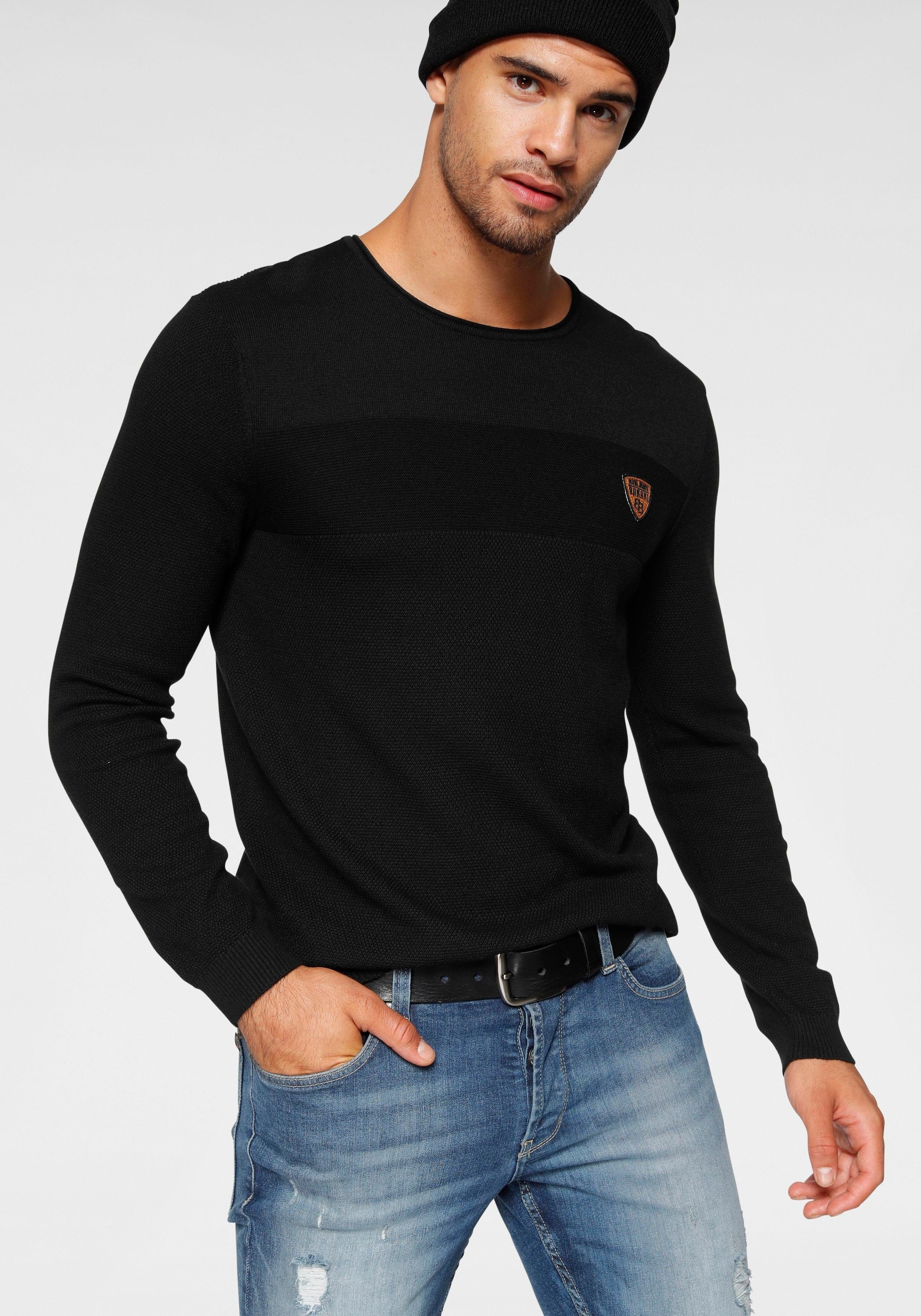 Bruno Banani Rundhalspullover aus Feinstrick, mit Badge und Markenlabel, schmale Passform