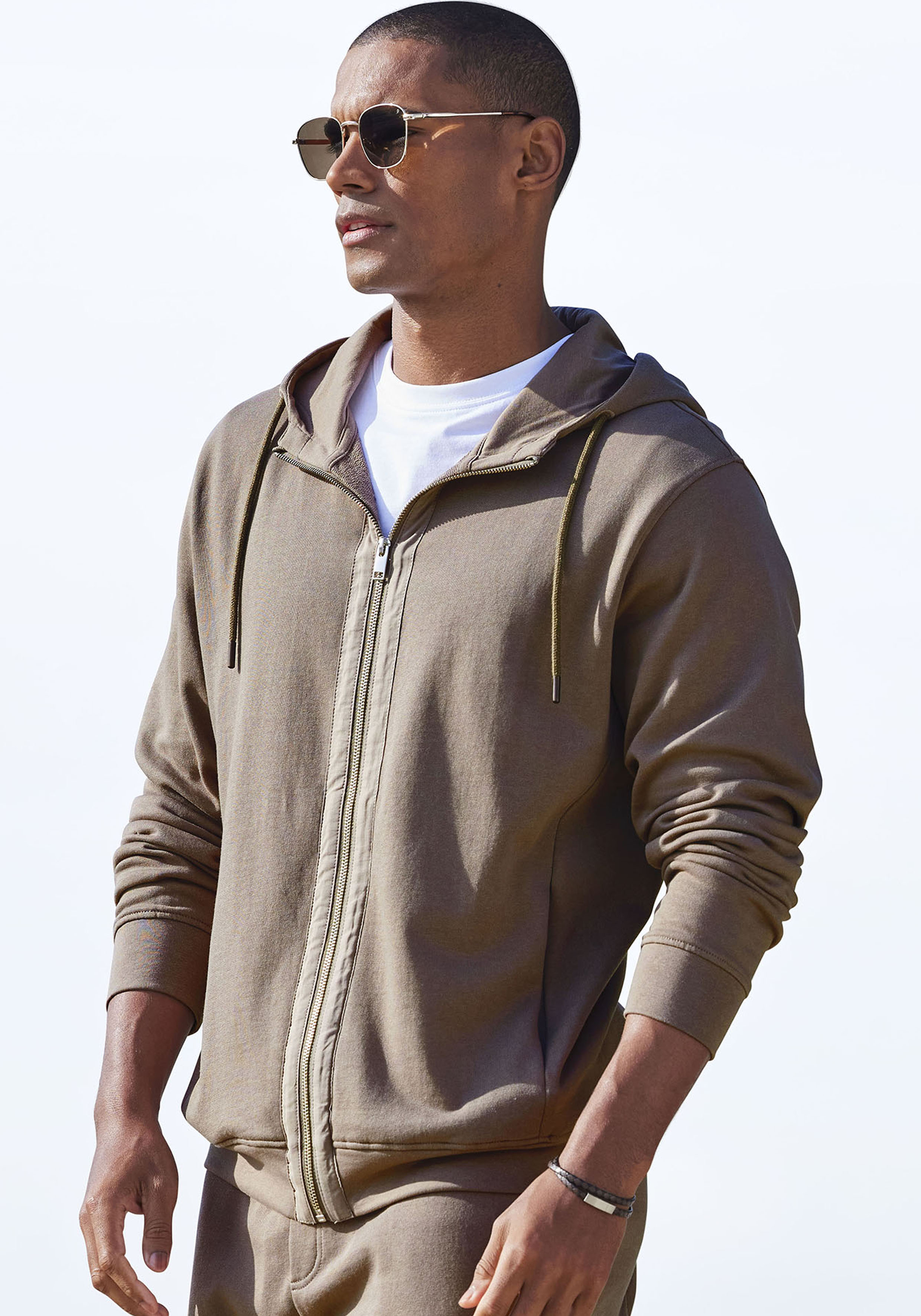 Thumbnail - AUTHENTIC LE JOGGER Kapuzensweatjacke, Sweatjacke mit Eingrifftaschen aus Baumwoll-Mix