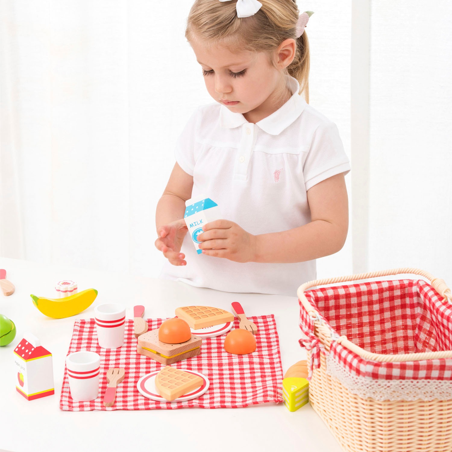 New Classic Toys® Spiellebensmittel »Bon Appetit - Schneideset Picknickkorb«, (27 tlg.)