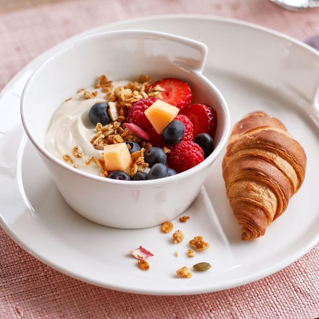 Villeroy & Boch Geschirr-Set »Frühstücks-Set NewWave 6er Set weiß« Spülmaschinengeeignet, Mikrowellenfest