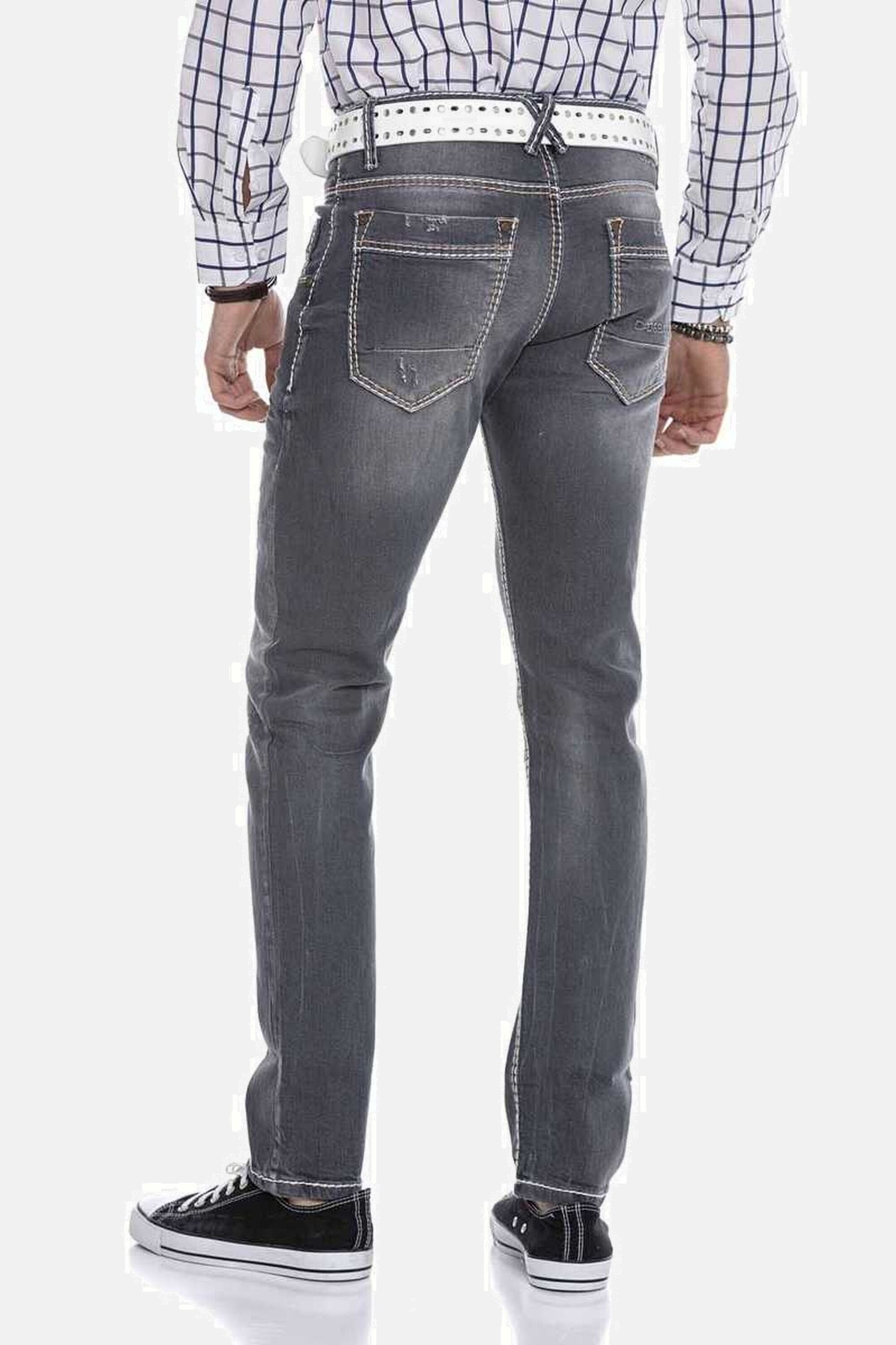Cipo & Baxx 5-Pocket-Jeans »Jeans«, in modernem Straight Fit-Schnitt, CD668