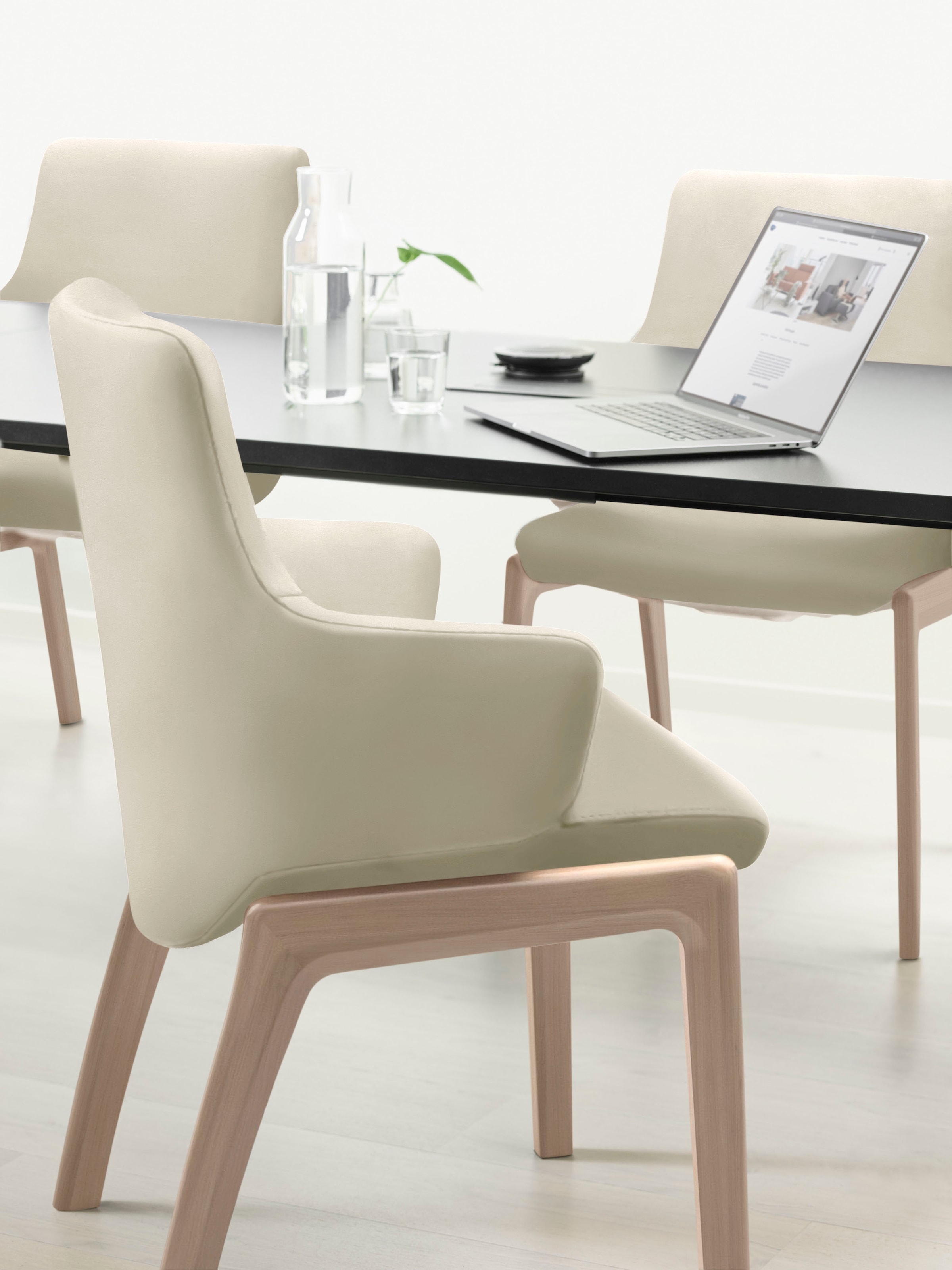 Stressless® Polsterstuhl »Laurel«, Leder BATICK, Low Back mit Armlehne, Größe L, mit abgerundeten Beinen in Walnuss