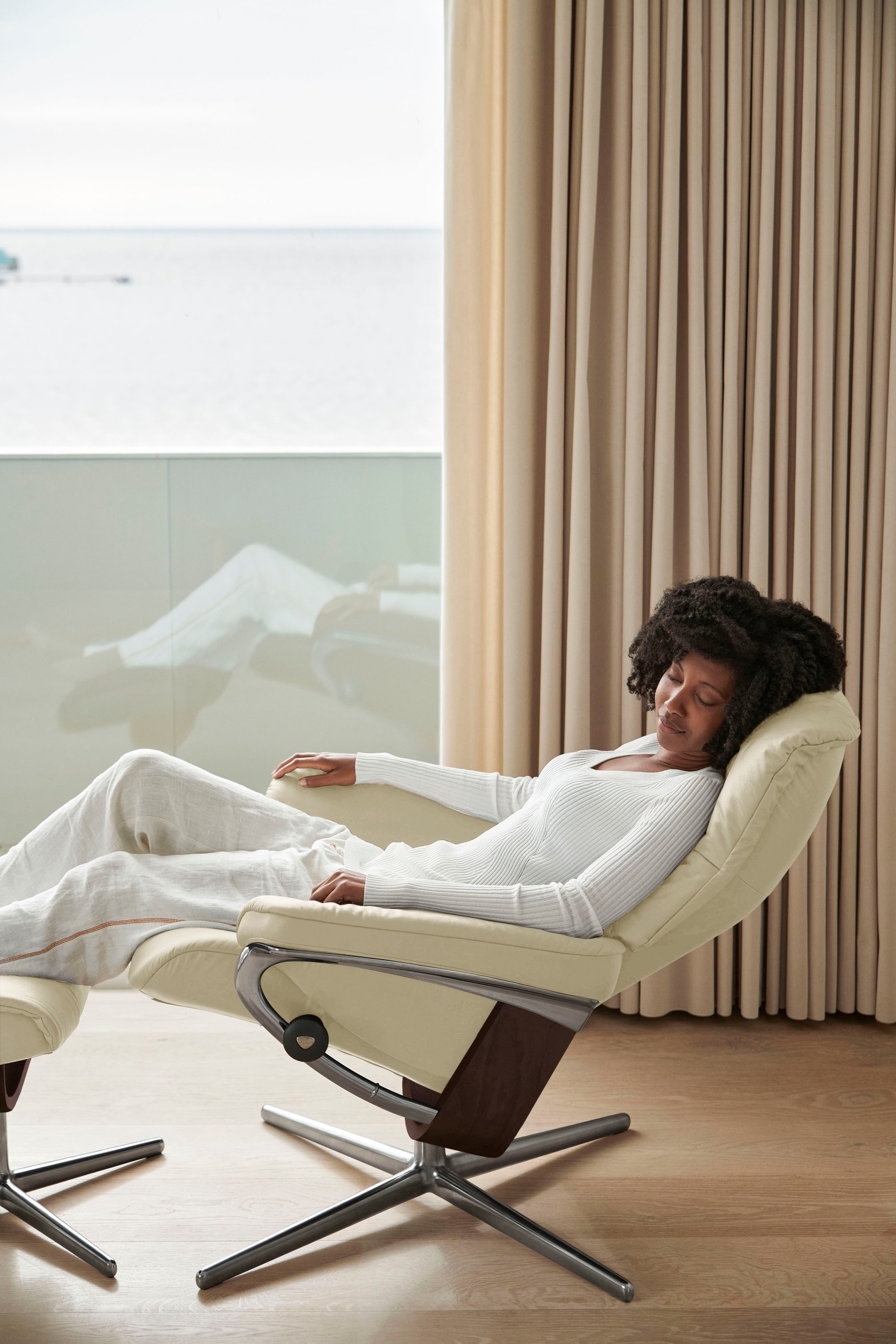 Stressless® Relaxsessel »Mayfair«, mit Cross Base, Größe S, M & L, Holzakzent Braun