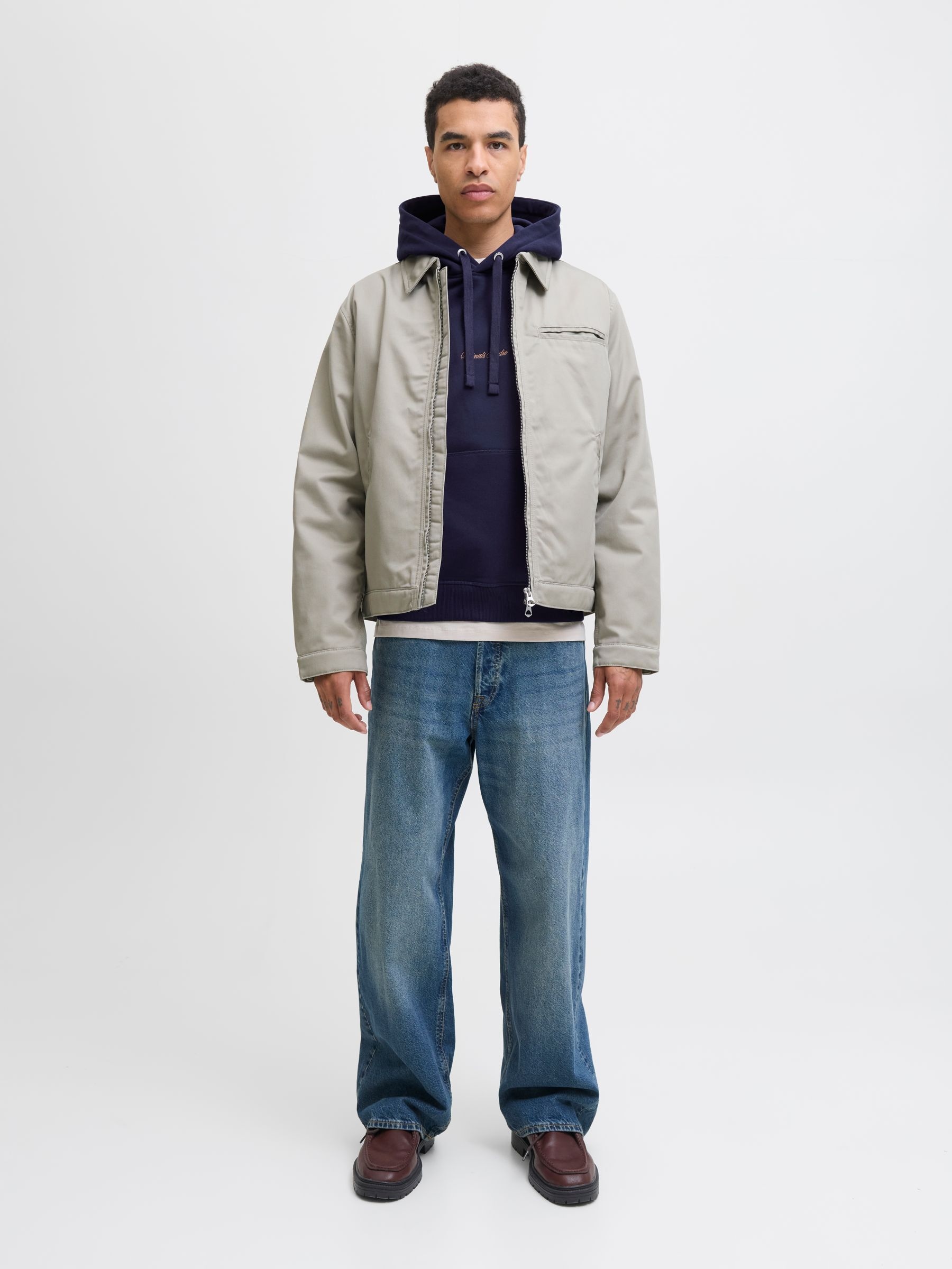 Jack & Jones Kapuzensweatshirt »JORNORREBRO EMB SWEAT HOOD NOOS«, mit Logo Print
