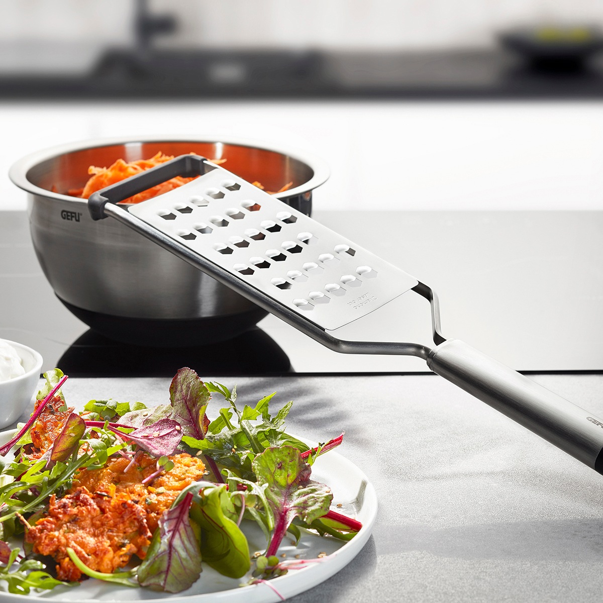 Thumbnail - GEFU Kartoffelreibe "PRIMELINE" brillante Schärfe, Antirutschfuß