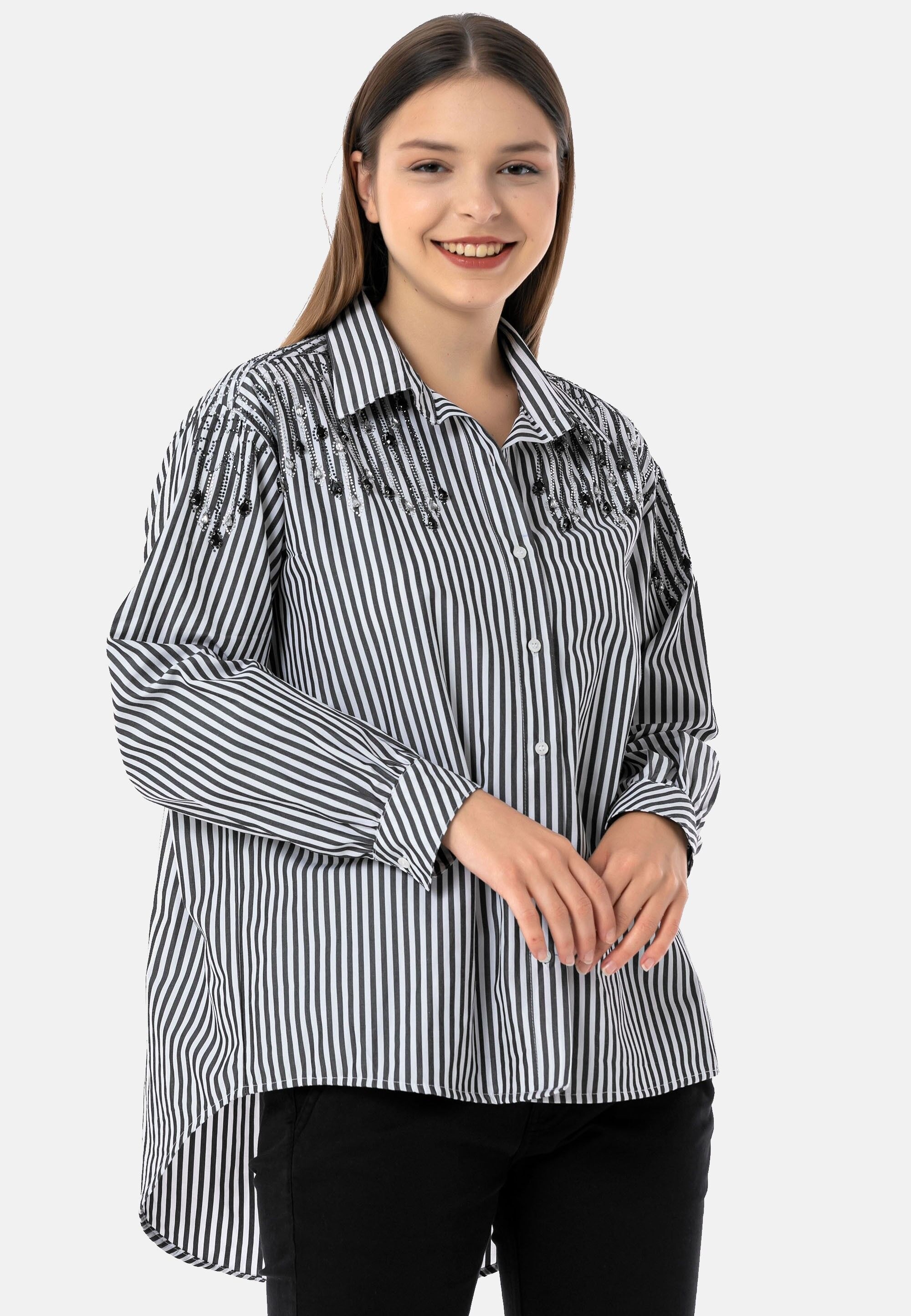 Cipo & Baxx »WH122« 1 leicht oversized Passform und verlängertem Rücken