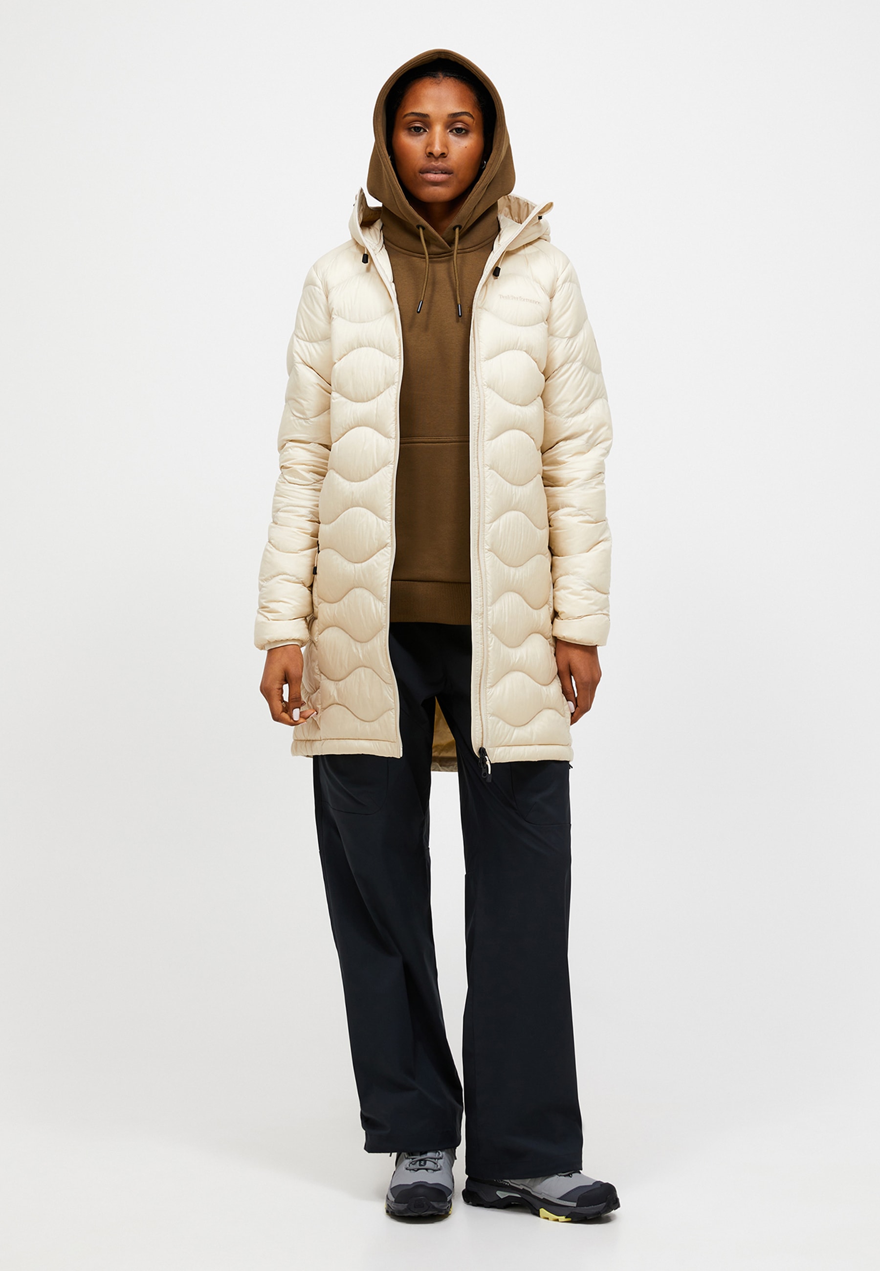 Peak Performance Daunenmantel "W Helium Down Parka" mit sportivem Design