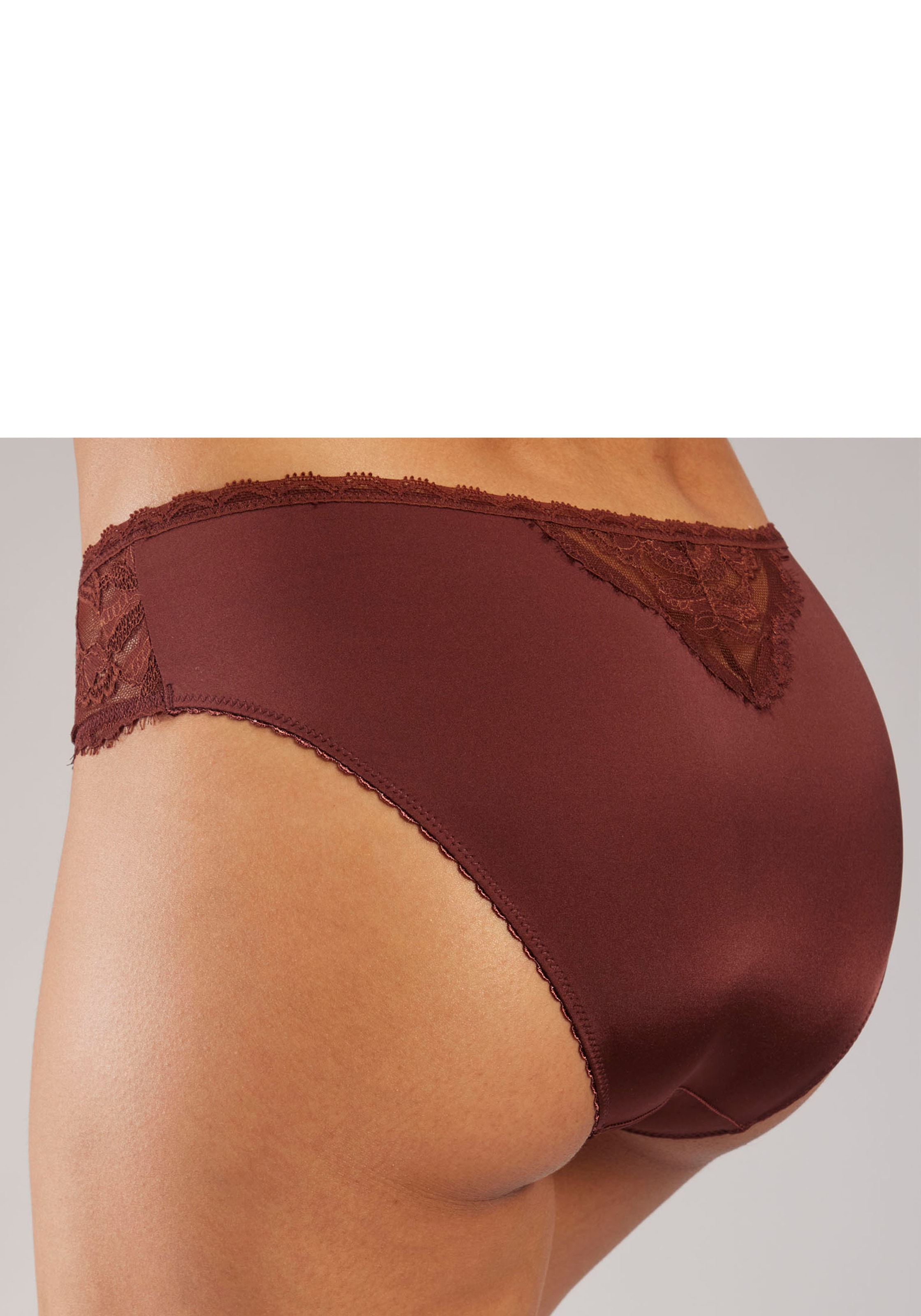 LASCANA Slip, mit edlen Spitzeneinsätzen