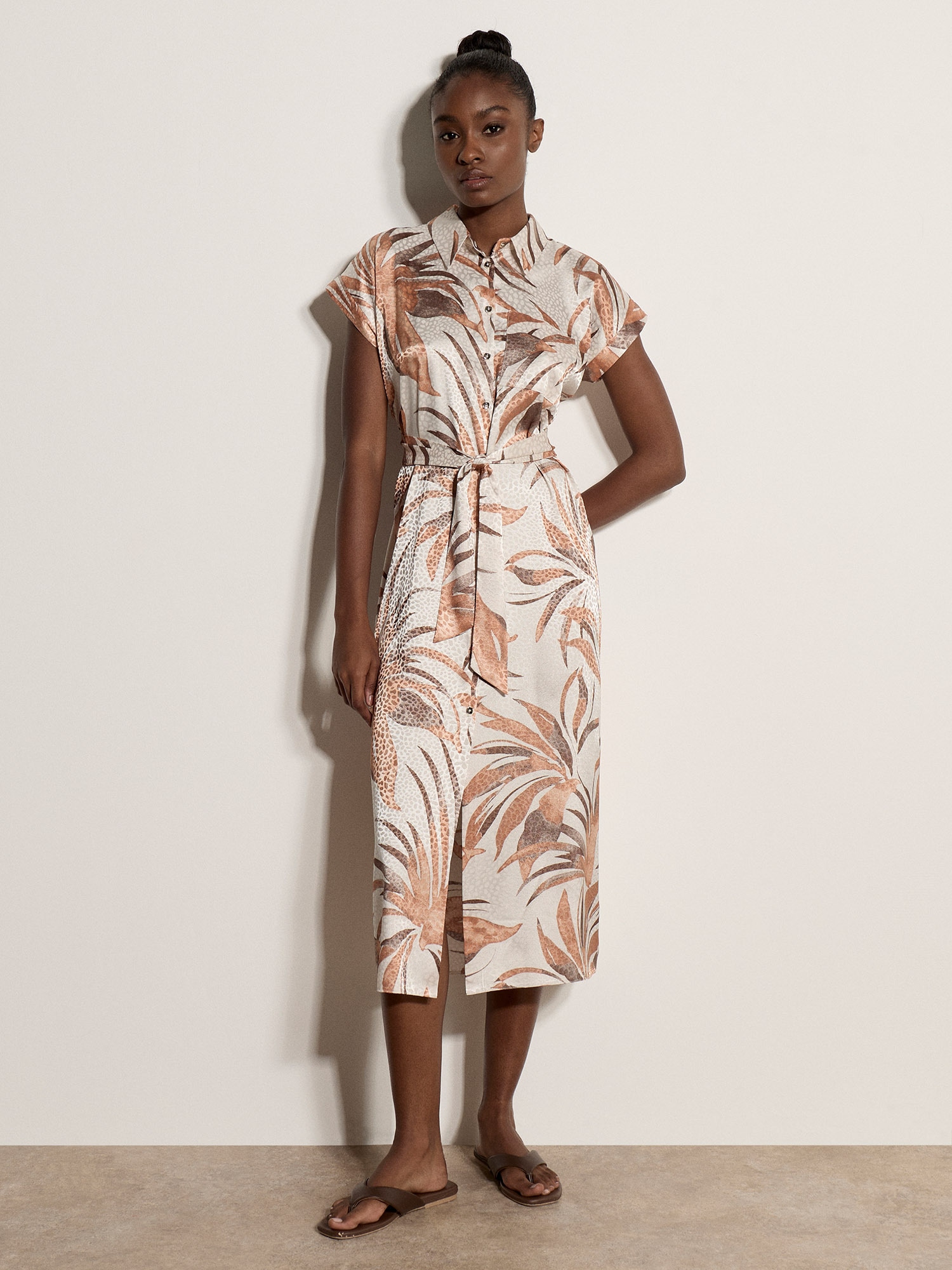Apricot Midikleid "Satinkleid" mit Bindeband, Brusttasche mit Blattmuster und Bindeband