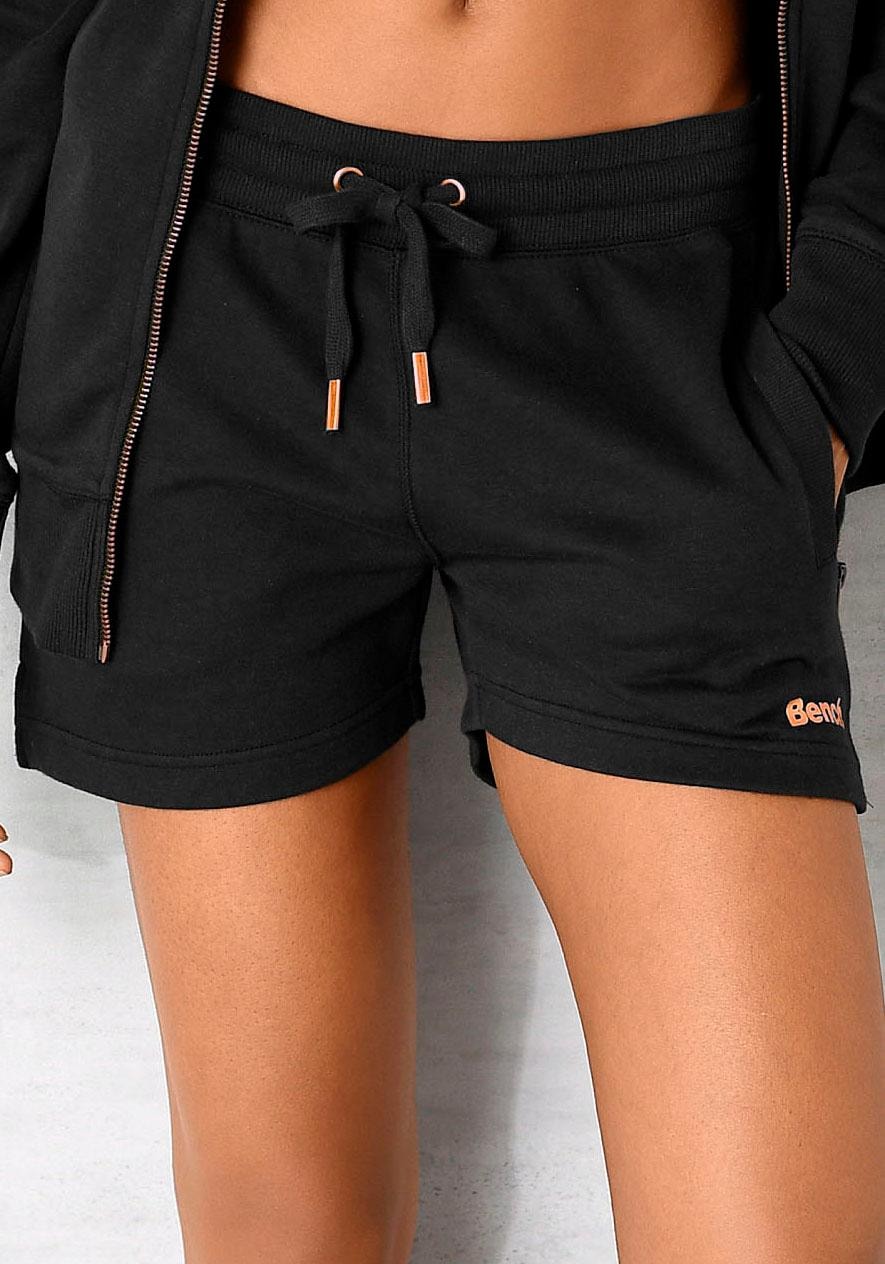 Bench. Loungewear Relaxshorts »-Kurze Sweathose« su trum...