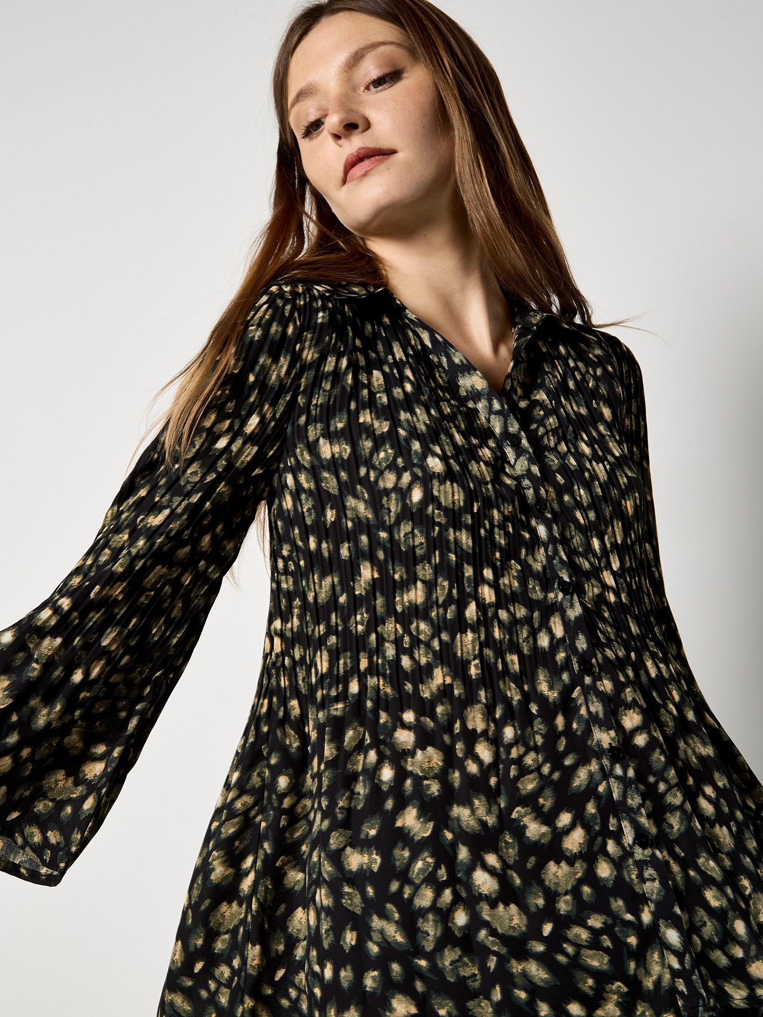 Apricot Chiffonbluse "Abstraktes Chiffon-Plissee-Shirt mit Tierprint" Plissee