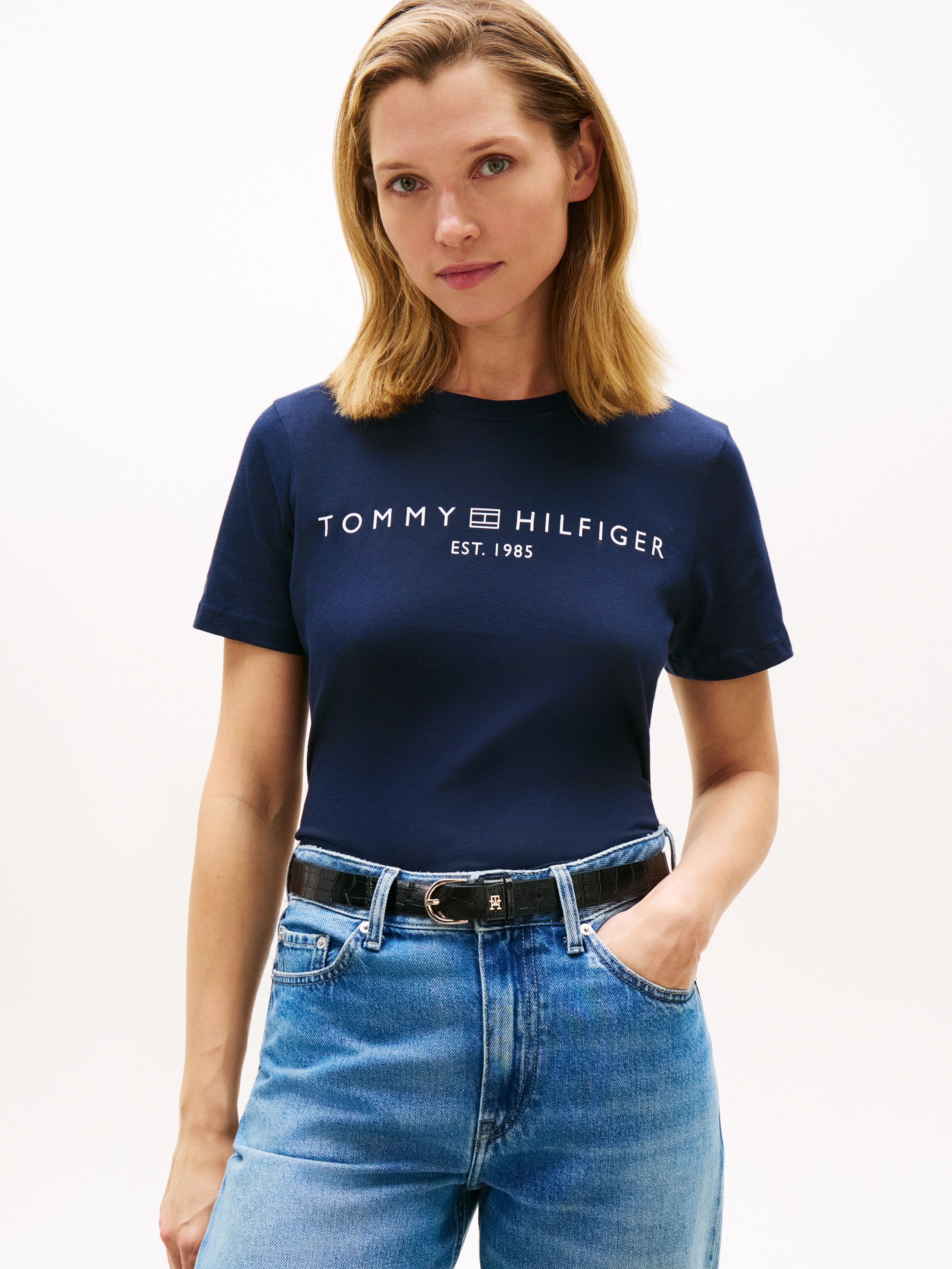 Tommy Hilfiger Kurzarmshirt "REG CORP LOGO C-NK mit Logoschriftzug und Stic günstig online kaufen