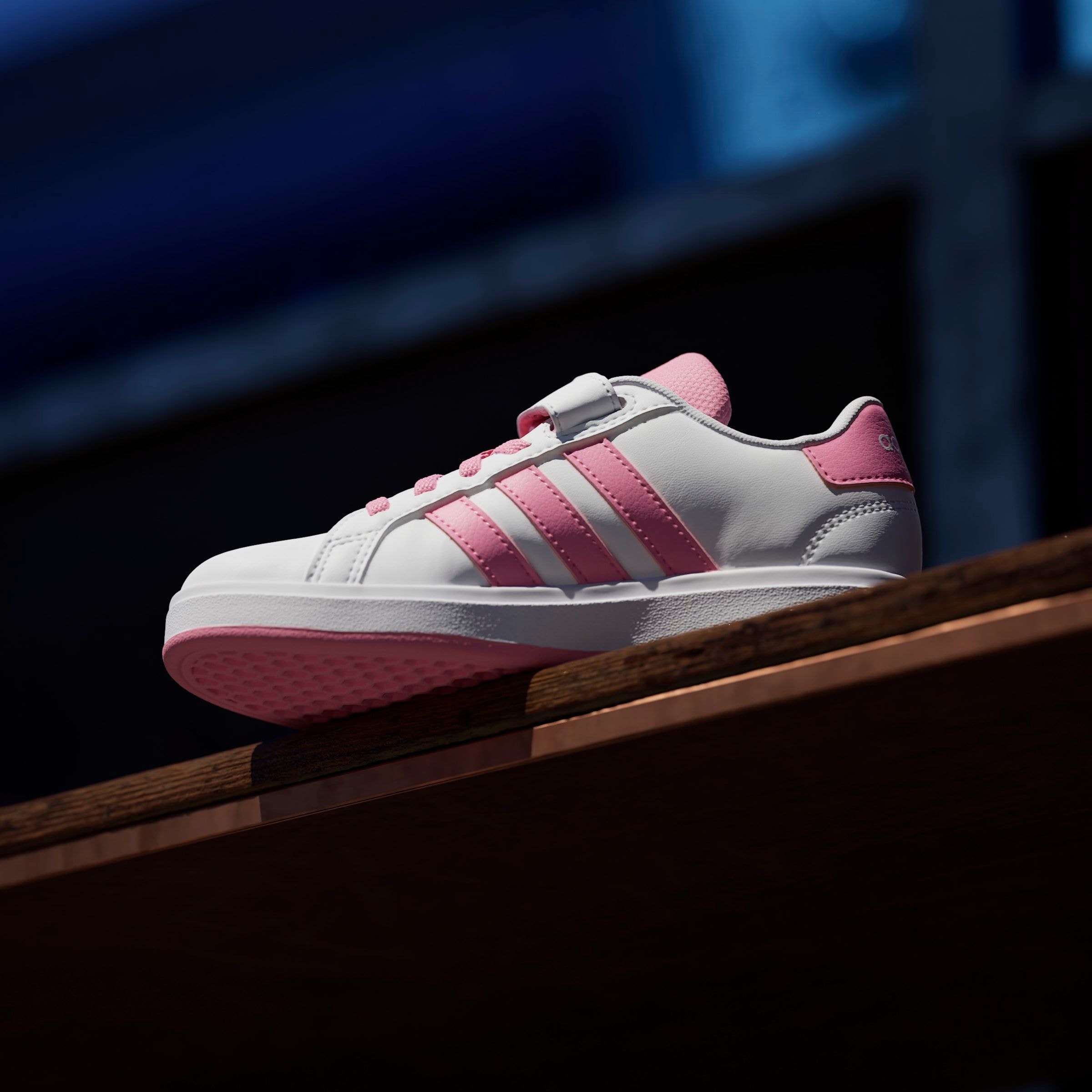 adidas Sportswear Sneaker »GRAND COURT 2.0 KIDS«, Design auf den Spuren des adidas Superstar