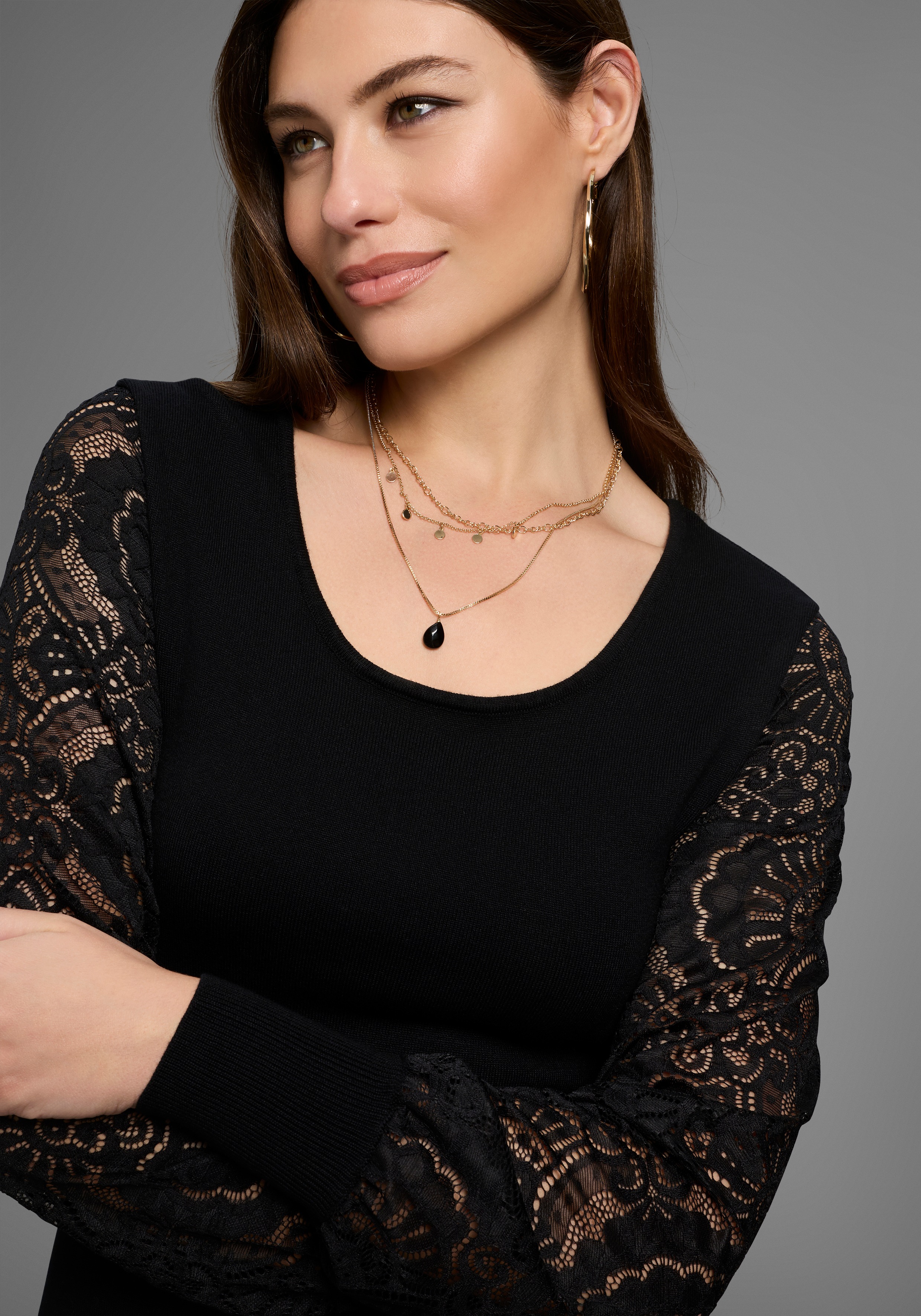 Thumbnail - Bruno Banani Strickkleid Ohne Taschen aus Feinstrick mit edlen Spitzenärmeln