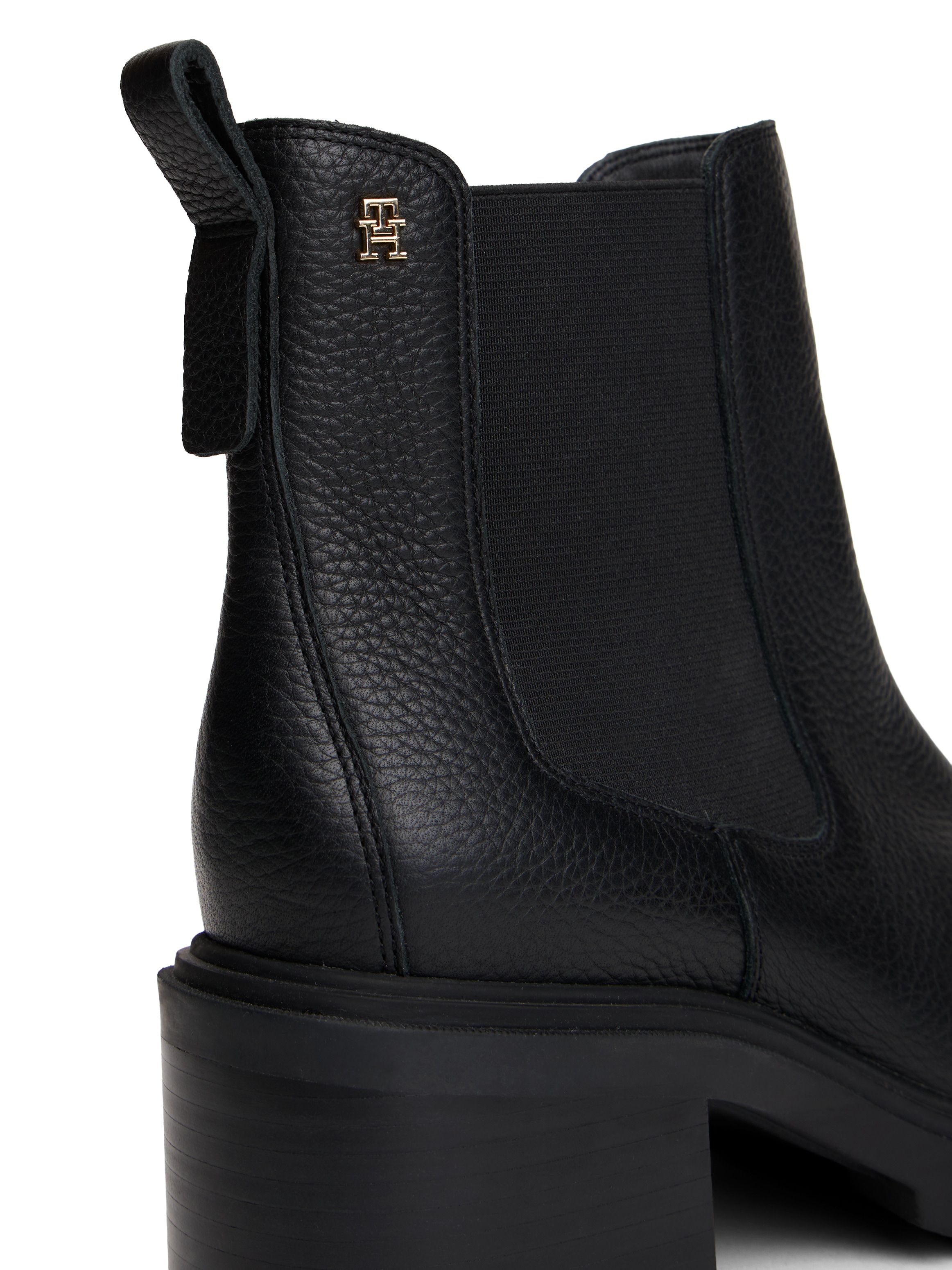 Tommy Hilfiger Chelseaboots »TH LEATHER CHELSEA CLEATED HEEL«, Blockabsatz, Stiefelette mit kleinem Logo-Emblem