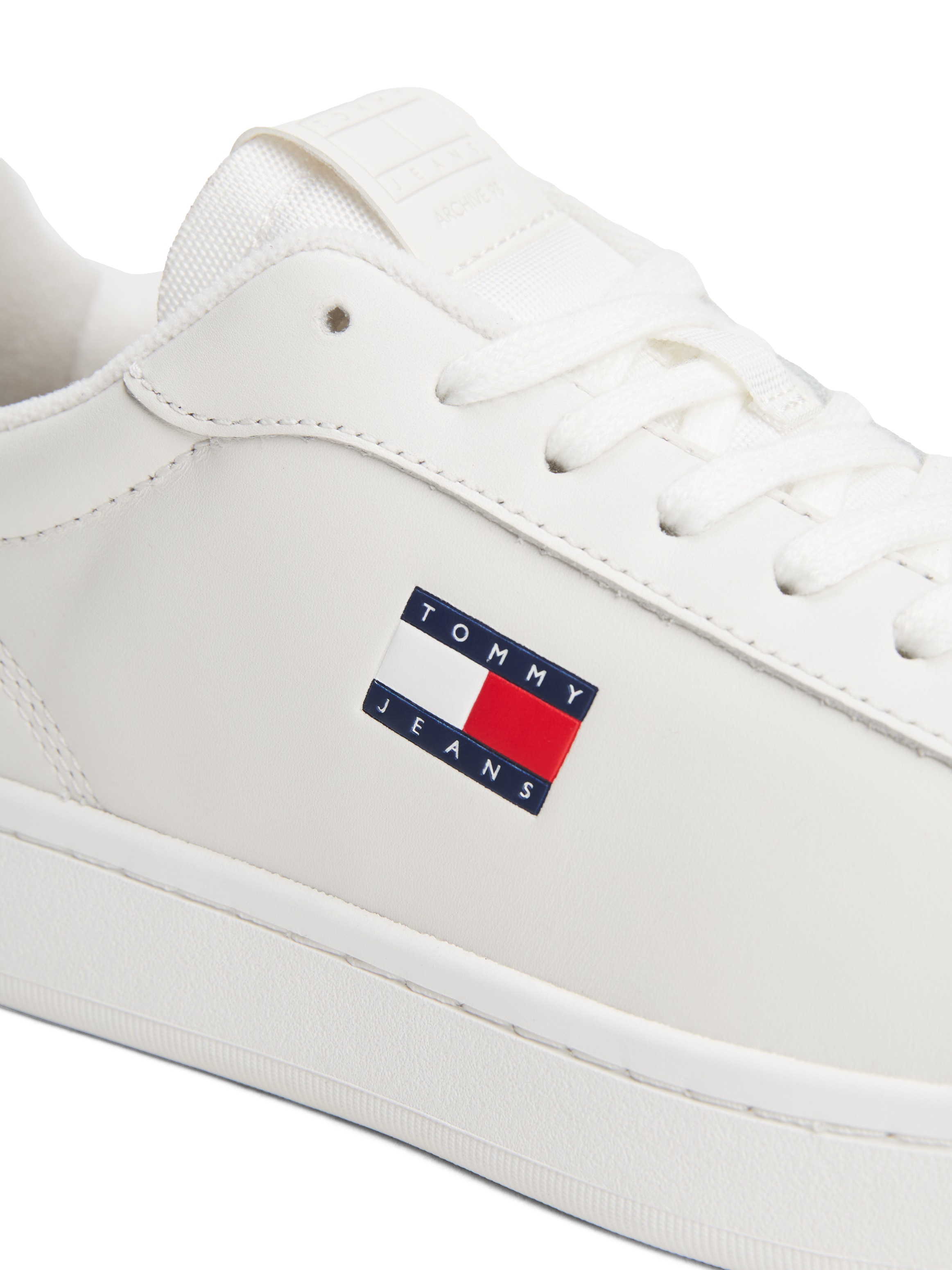 Tommy Jeans Plateausneaker »ARCHIVE' 98«, Freizeitschuh, Halbschuh, Schnürschuh, mit Logoaufnäher an der Zunge