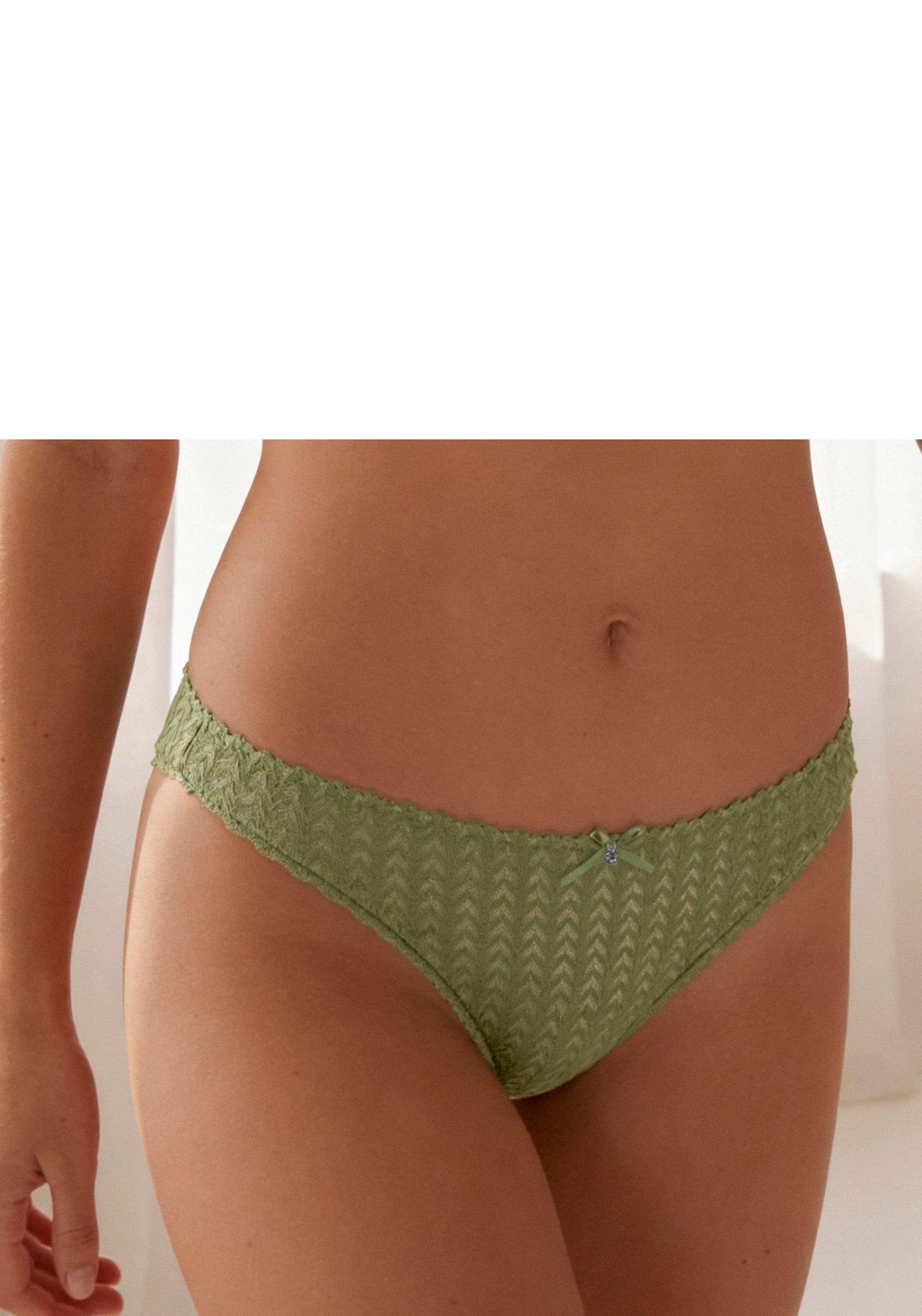 s.Oliver String »Lilou« aus feiner Spitze in dezent transparenter Optik