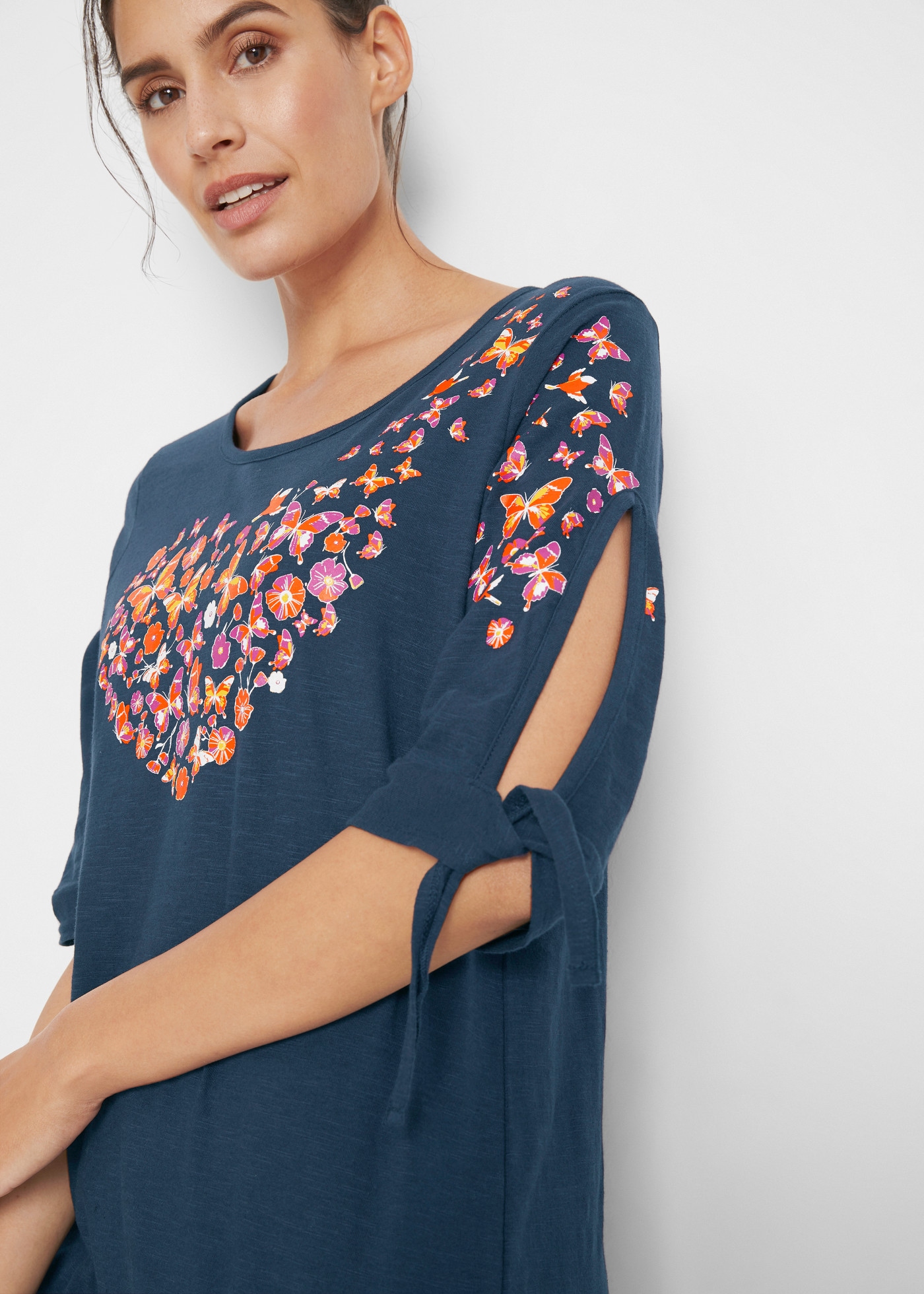 bonprix T-Shirt bequeme Passform, Halbarm-Design, aus Baumwolle, ohne Kragen
