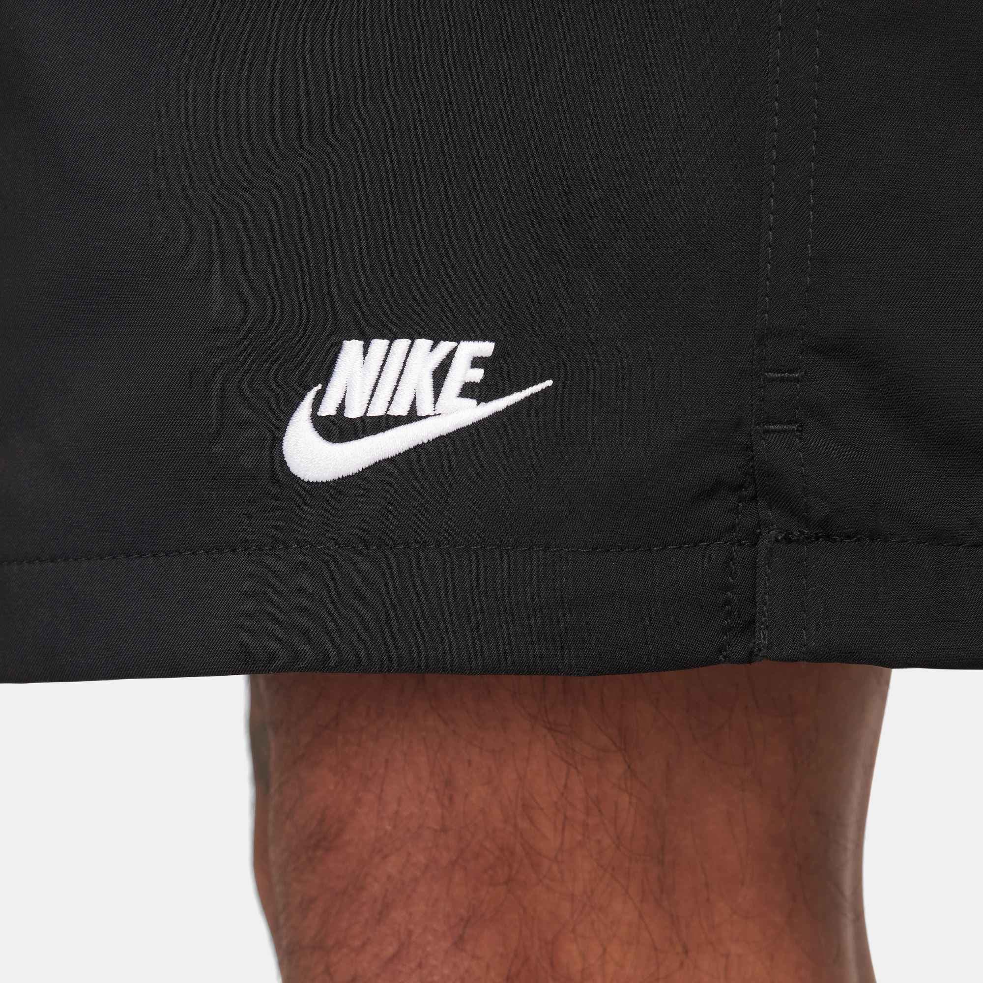Nike Sportswear Shorts »Nike Club Men's Woven Flow Shorts«  aus leichtem Webmaterial mit Mesh-Futter, pflegeleicht, elastisch