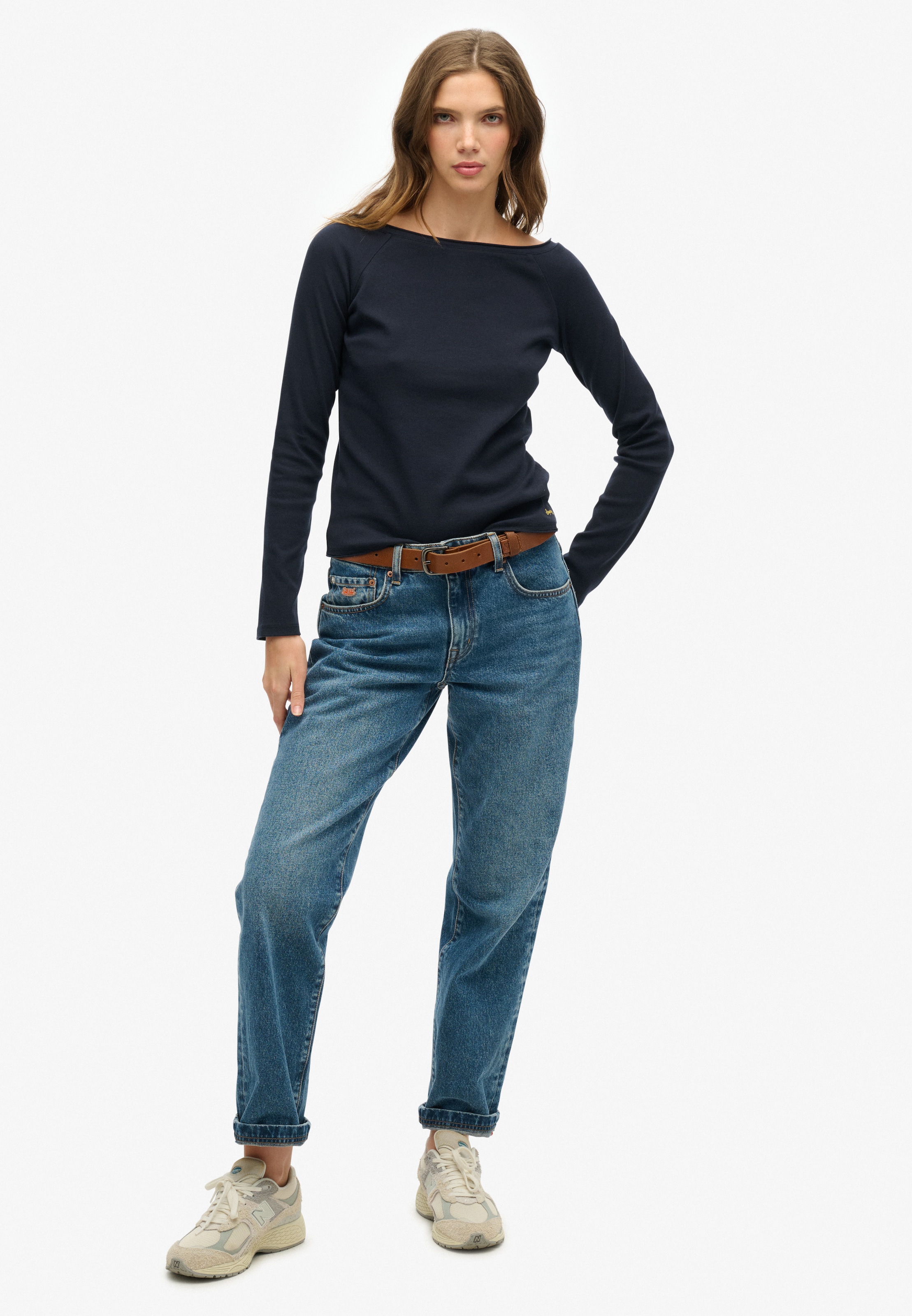 Superdry Langarmshirt »BARDOT OFF SHOULDER TOP« mit U-Boot Ausschnitt und Wellenkante am Bund, gesticktes Logo am Saum