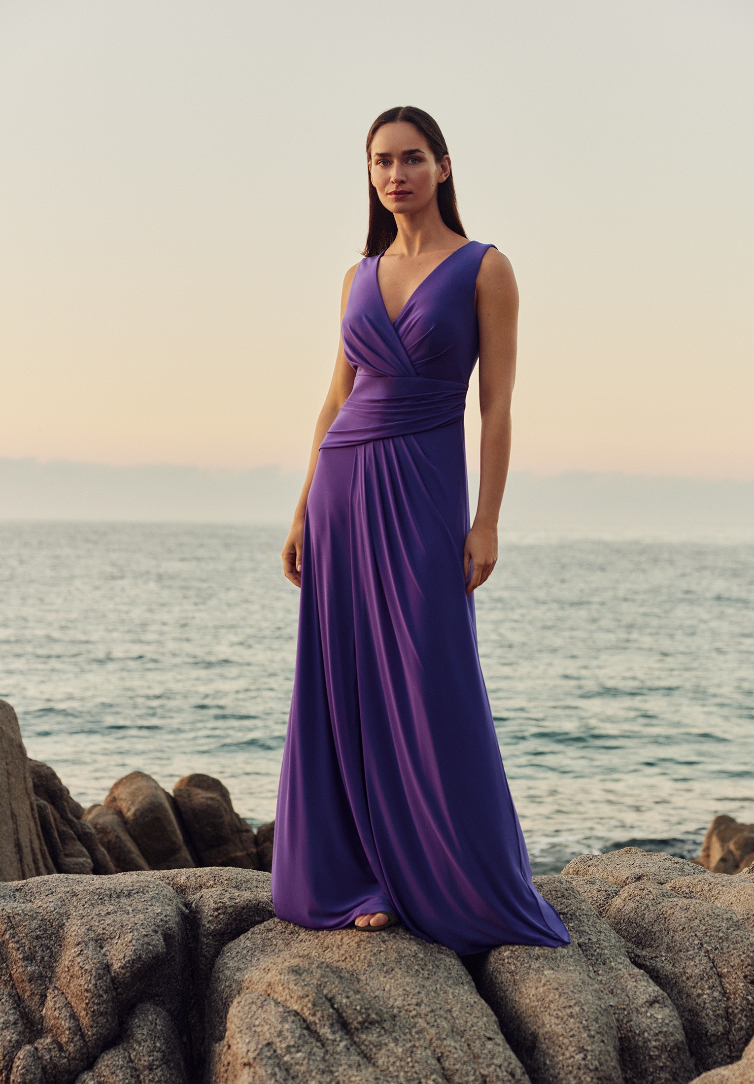 Vera Mont Abendkleid »Vera Mont Abendkleid mit V-Ausschnitt«, Falten