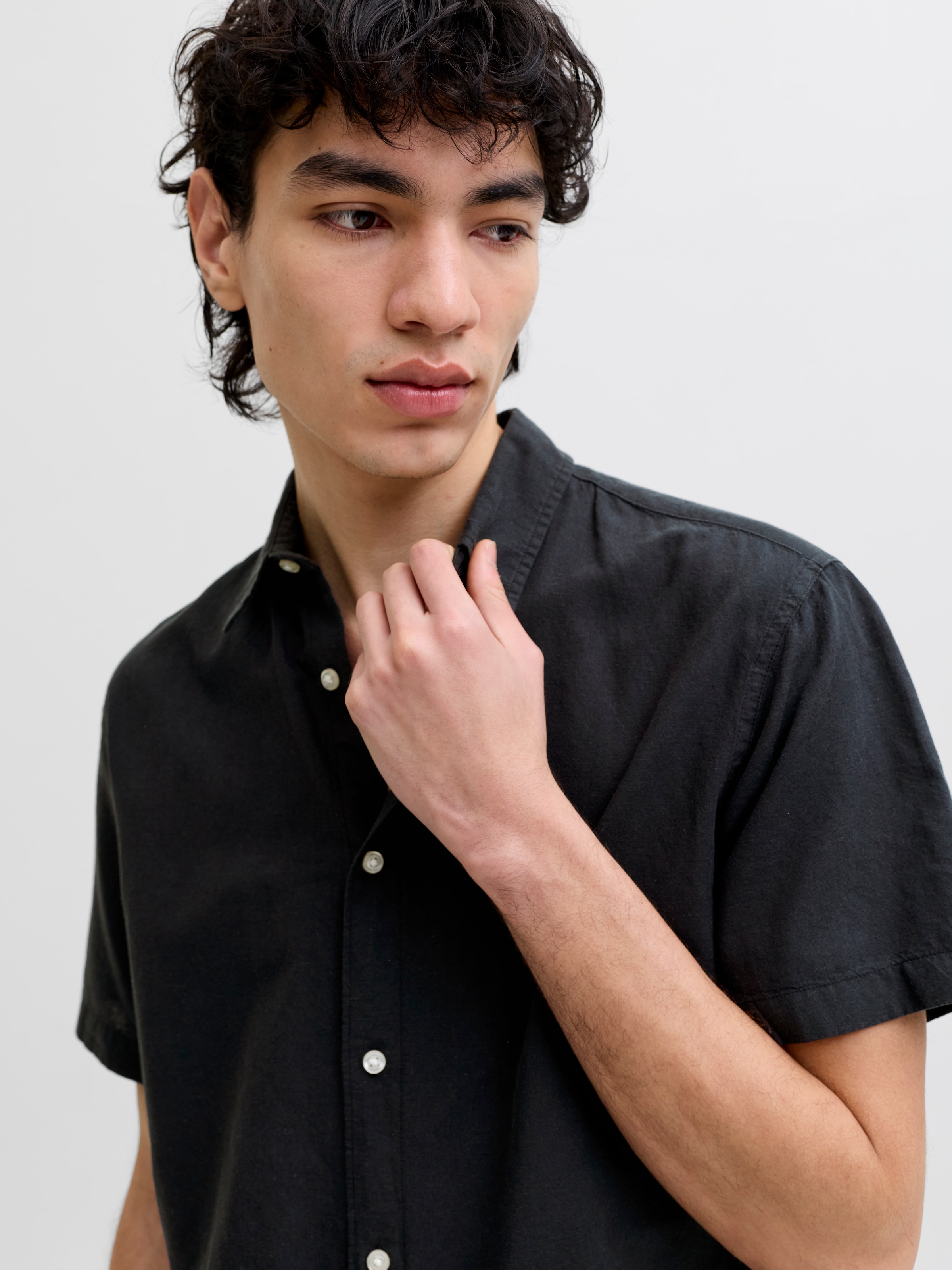 Jack & Jones Kurzarmhemd "JJEBREEZE LINEN BLEND SHIRT S/S SN" mit Leinen günstig online kaufen