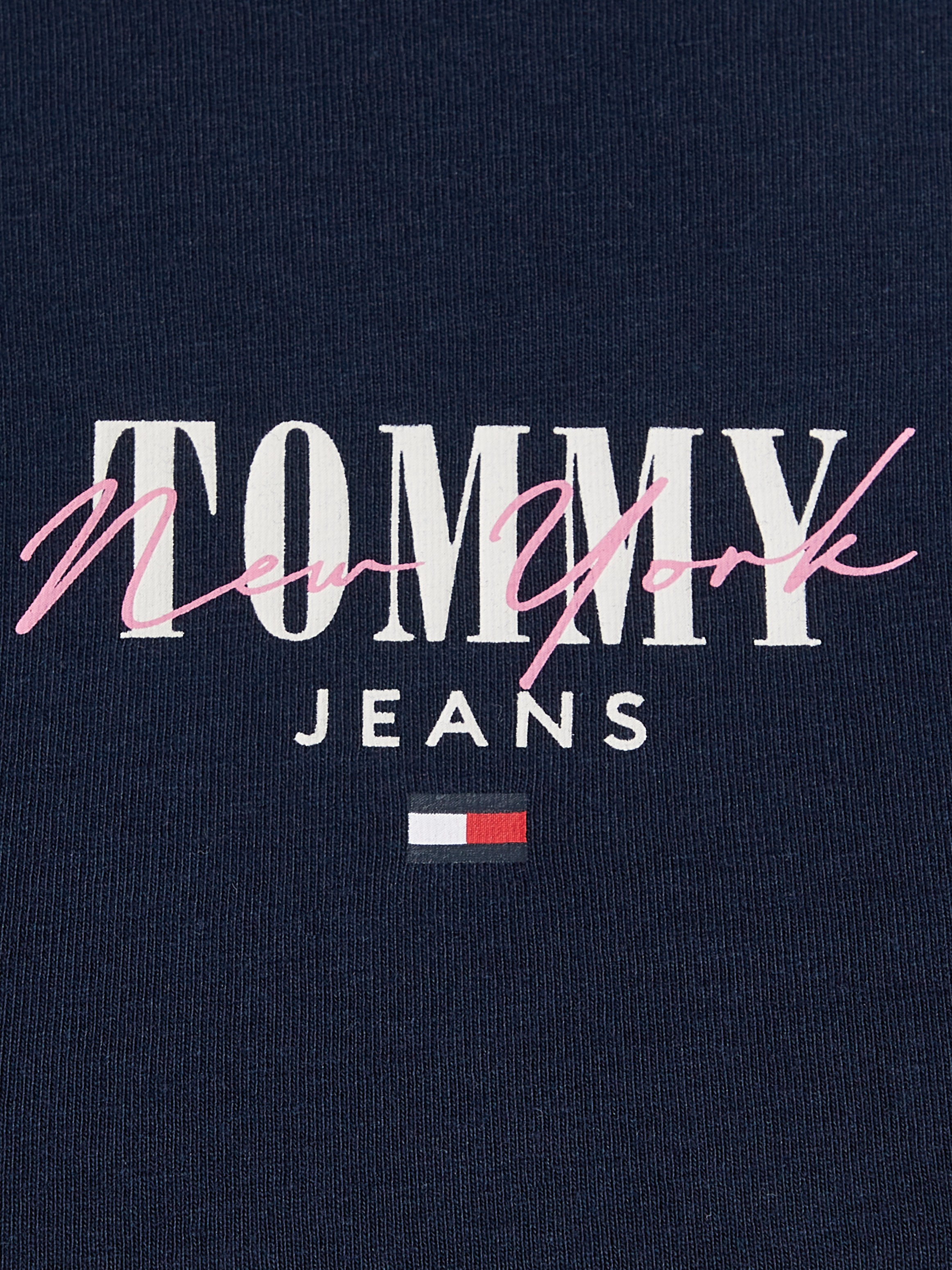 Tommy Jeans Rundhalsshirt »Rib Slim Essential Logo«, Rippshirt, feines Jersey Rippe, elastisch mit Tommy Jeans Logo