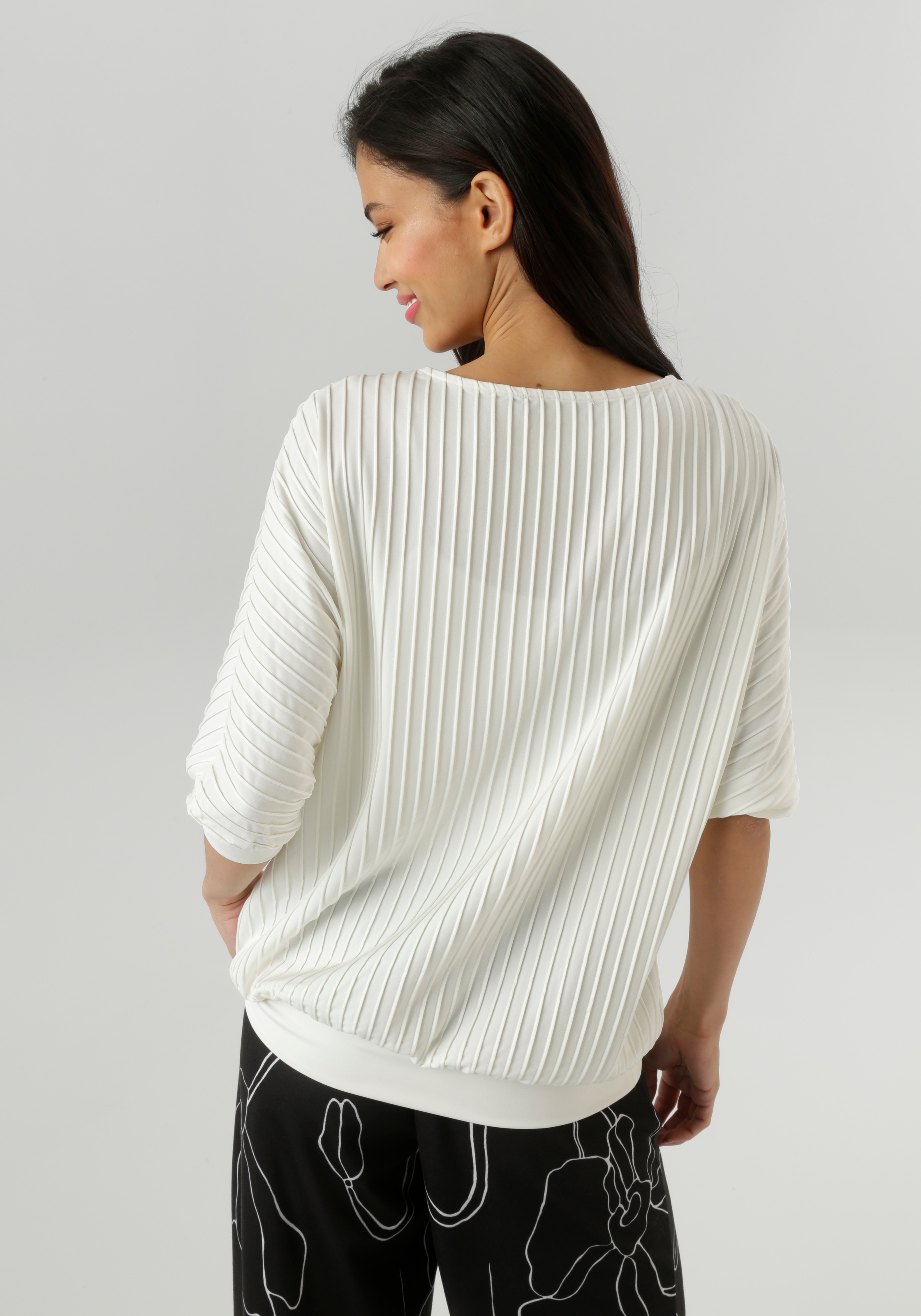 Aniston SELECTED Fledermausshirt mit moderner Oberflächenstruktur günstig online kaufen