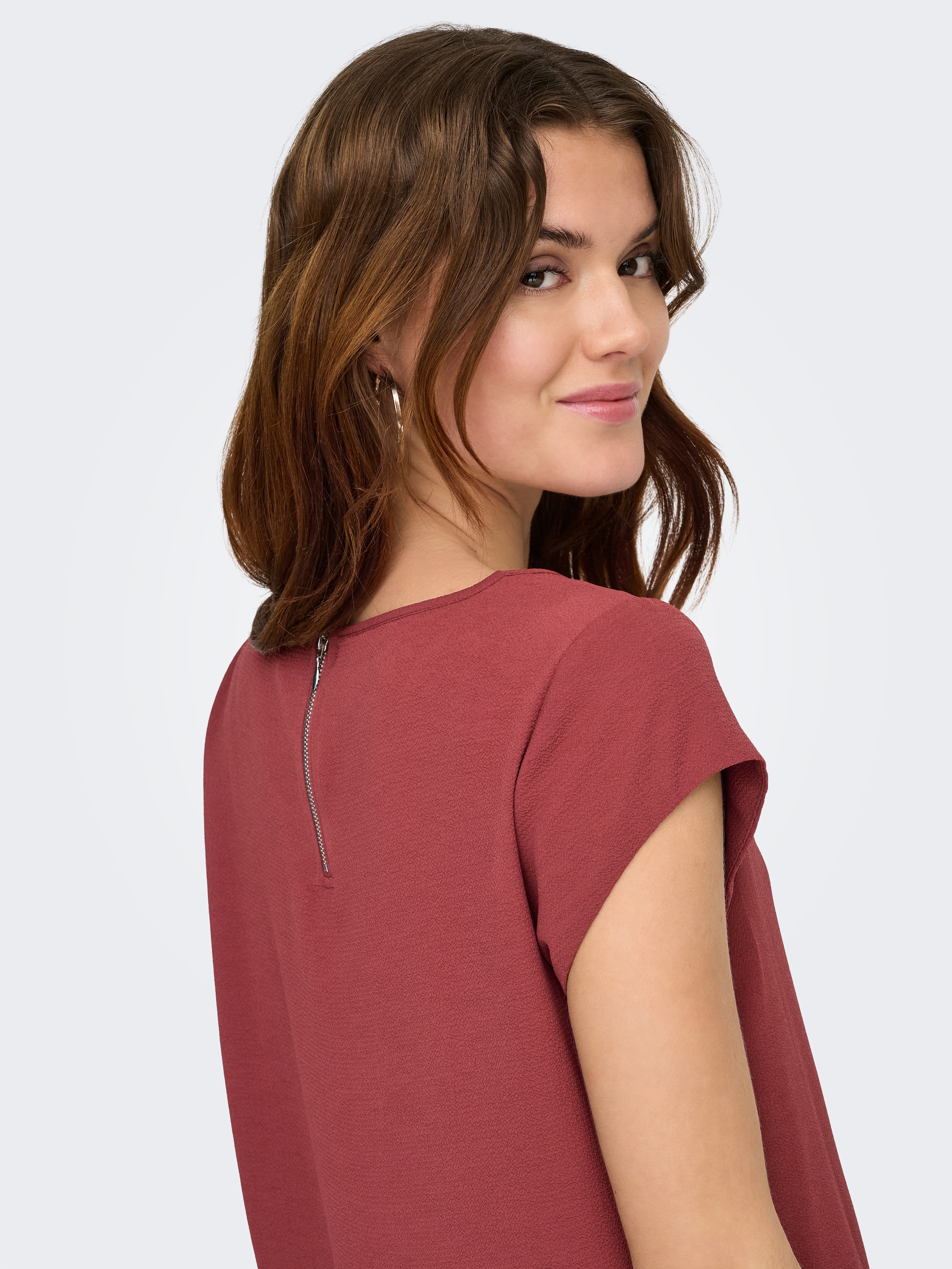 ONLY Kurzarmbluse »ONLVIC – feminines Blusenshirt in lockerer Form« Materialmix, regular fit