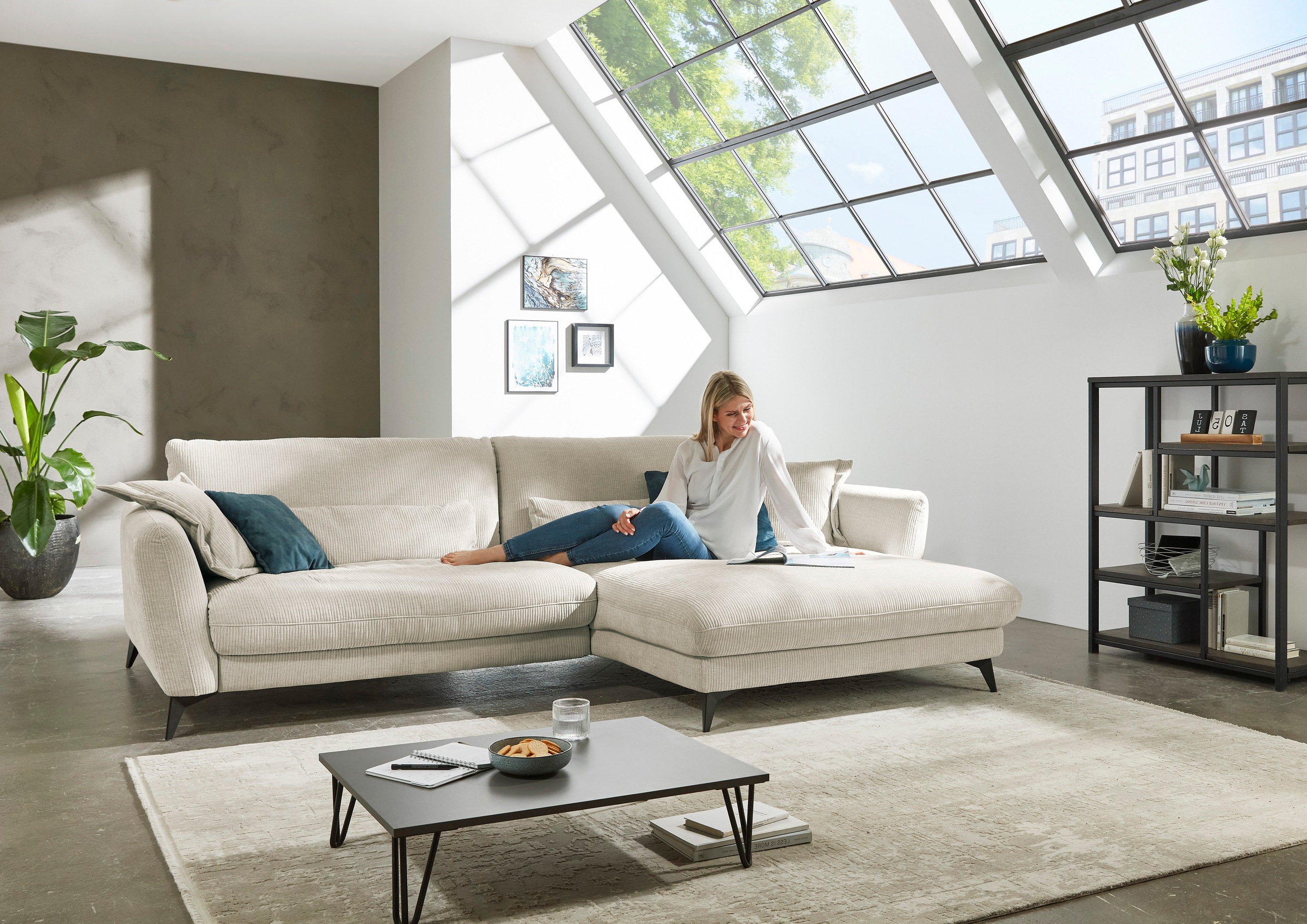 Die PlanBar Ecksofa »MP-IN23149 L-Form«, Kaltschaumpolsterung mit SoftSitz, Lose Rückenkissen