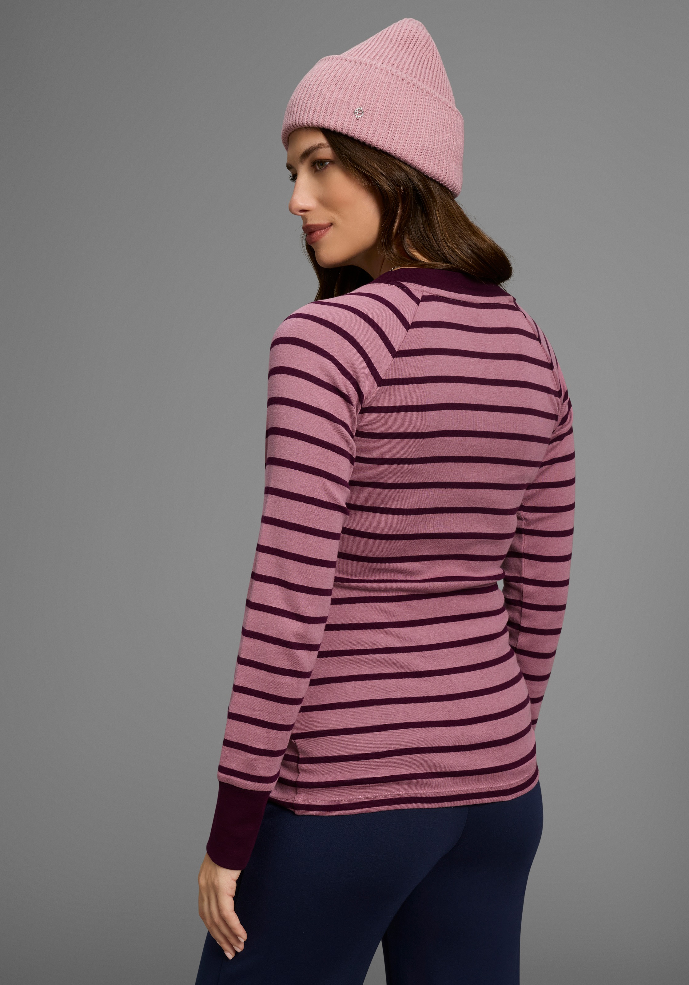 KangaROOS Langarmshirt, mit Henley-Ausschnitt und Zierknöpfen günstig online kaufen