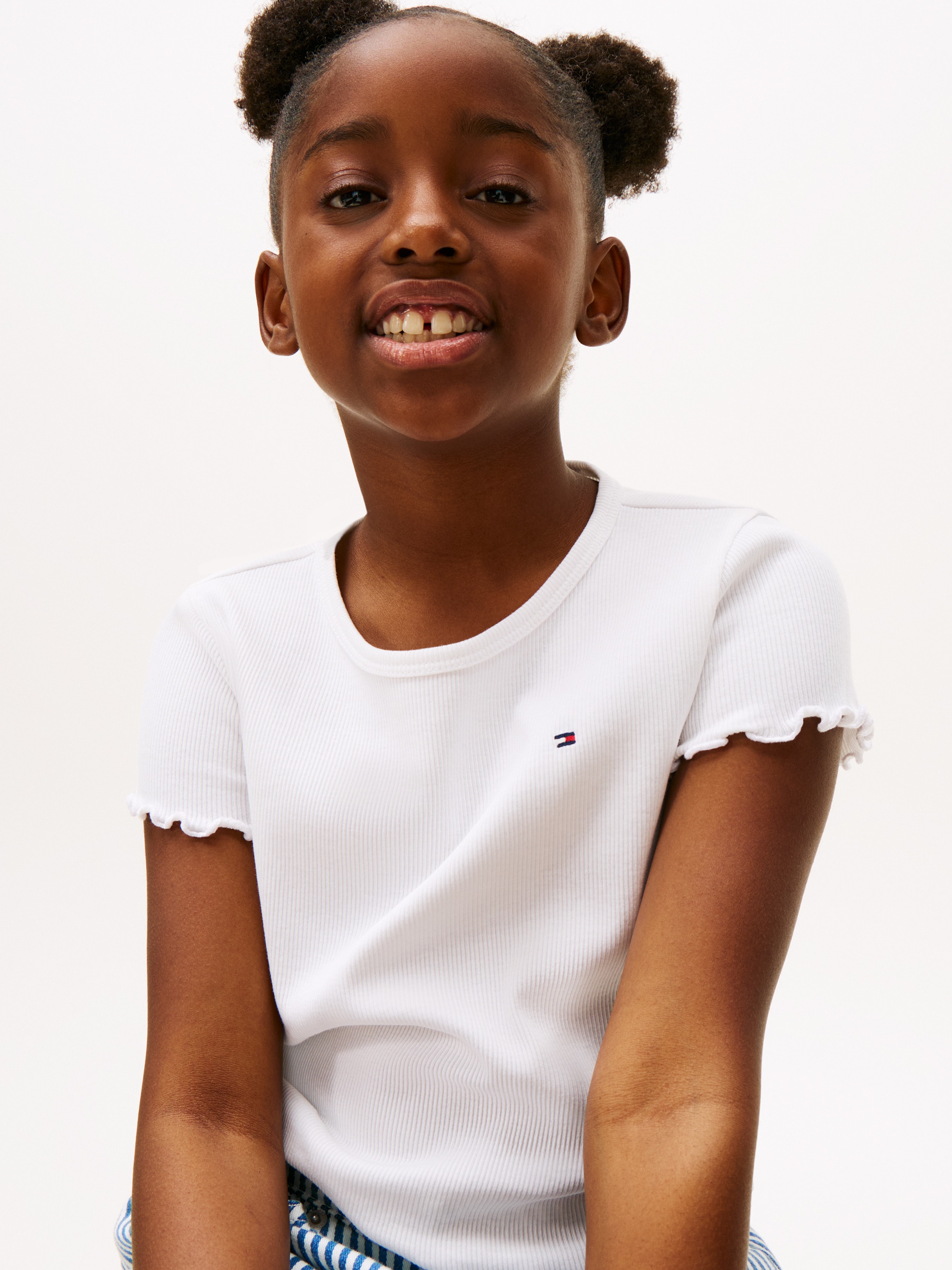 Tommy Hilfiger T-Shirt »ESSENTIAL RIB TOP SS«, mit Logostickerei