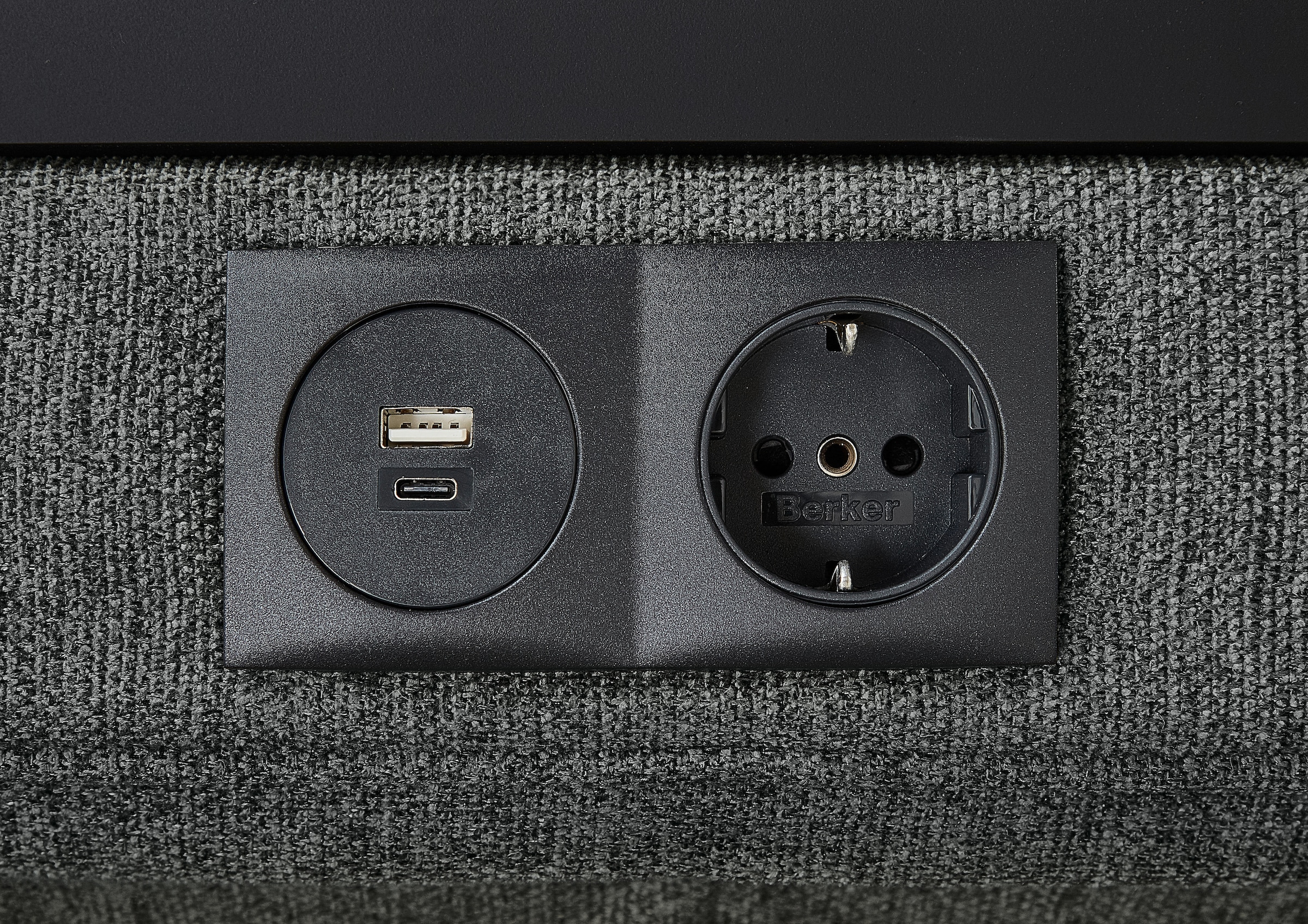 Home affaire Polstergarnitur »Turin, 2,5- & 3-Sitzer mit elektrischer Relaxfunktion« Set, 3-Sitzer mit Tischelement inkl. USB-Ladestation & Steckdose, 4 tlg. tlg. inkl. Tisch, USB & Steckdose, Federkern & pflegeleichtem Bezug