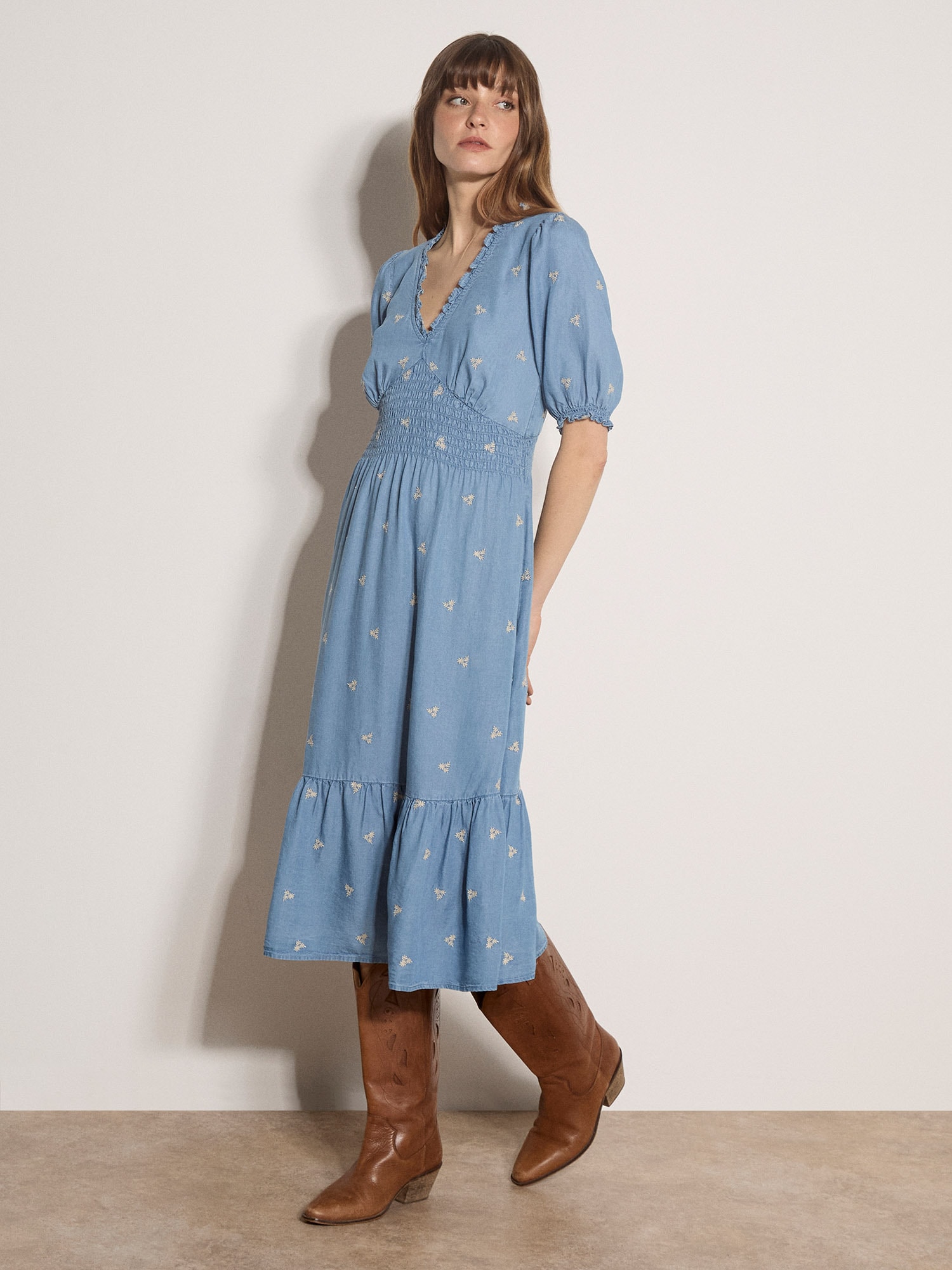 Apricot Midikleid »Denim Blumen-Stickerei Kleid« mit Puffärmeln