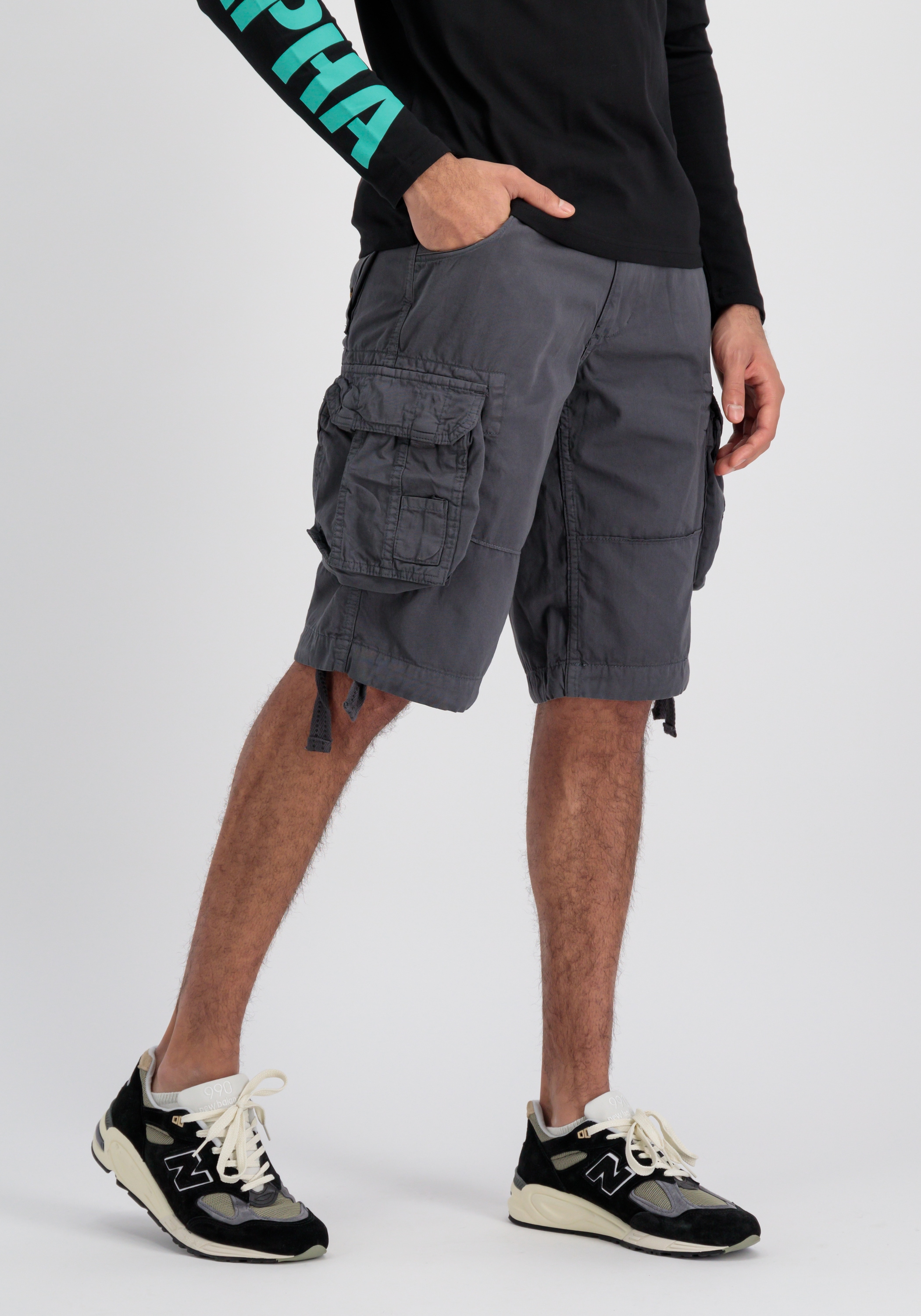 Thumbnail - Alpha Industries Shorts "Jet Short"