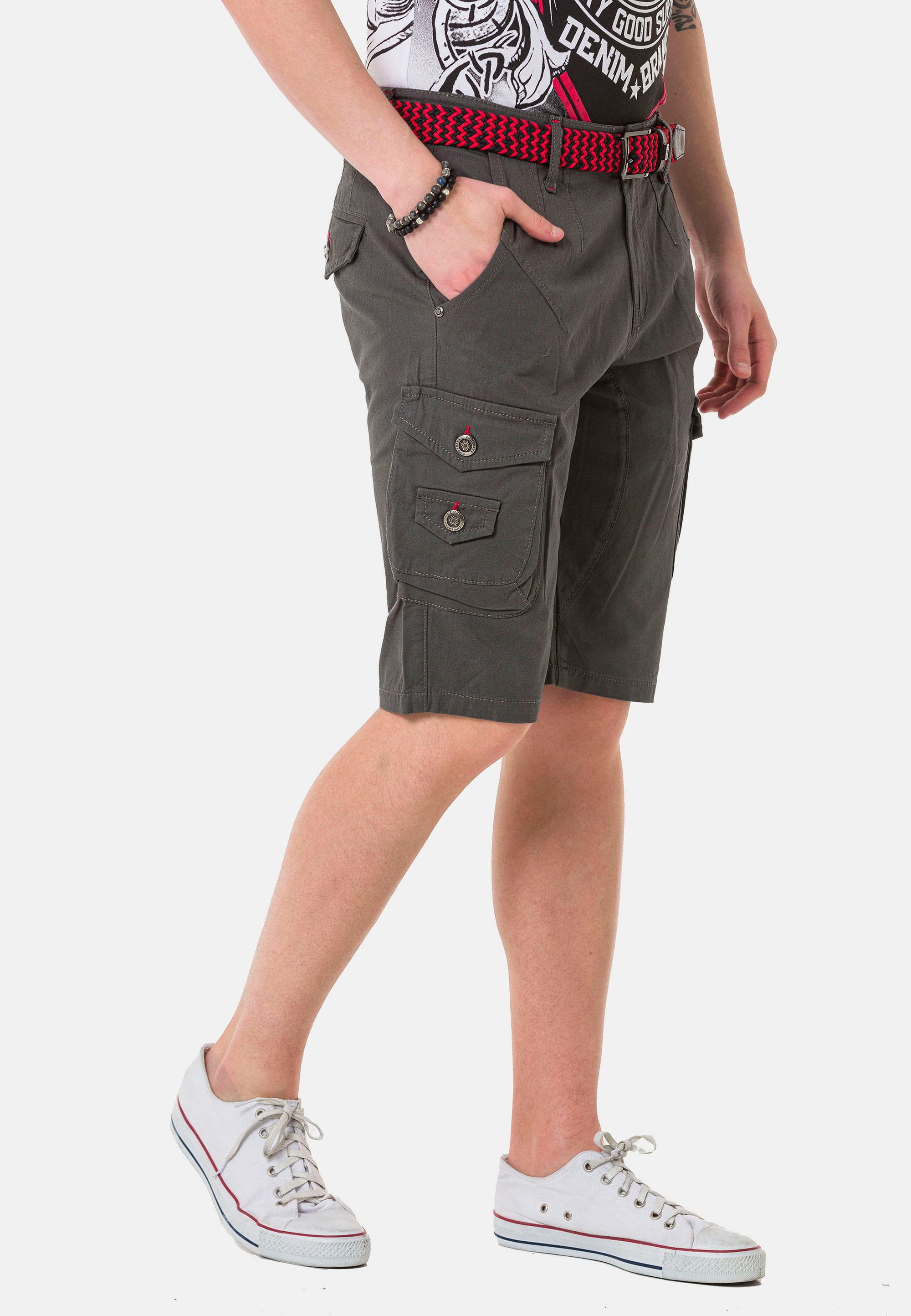 Cipo & Baxx Shorts, mit praktischen Cargotaschen