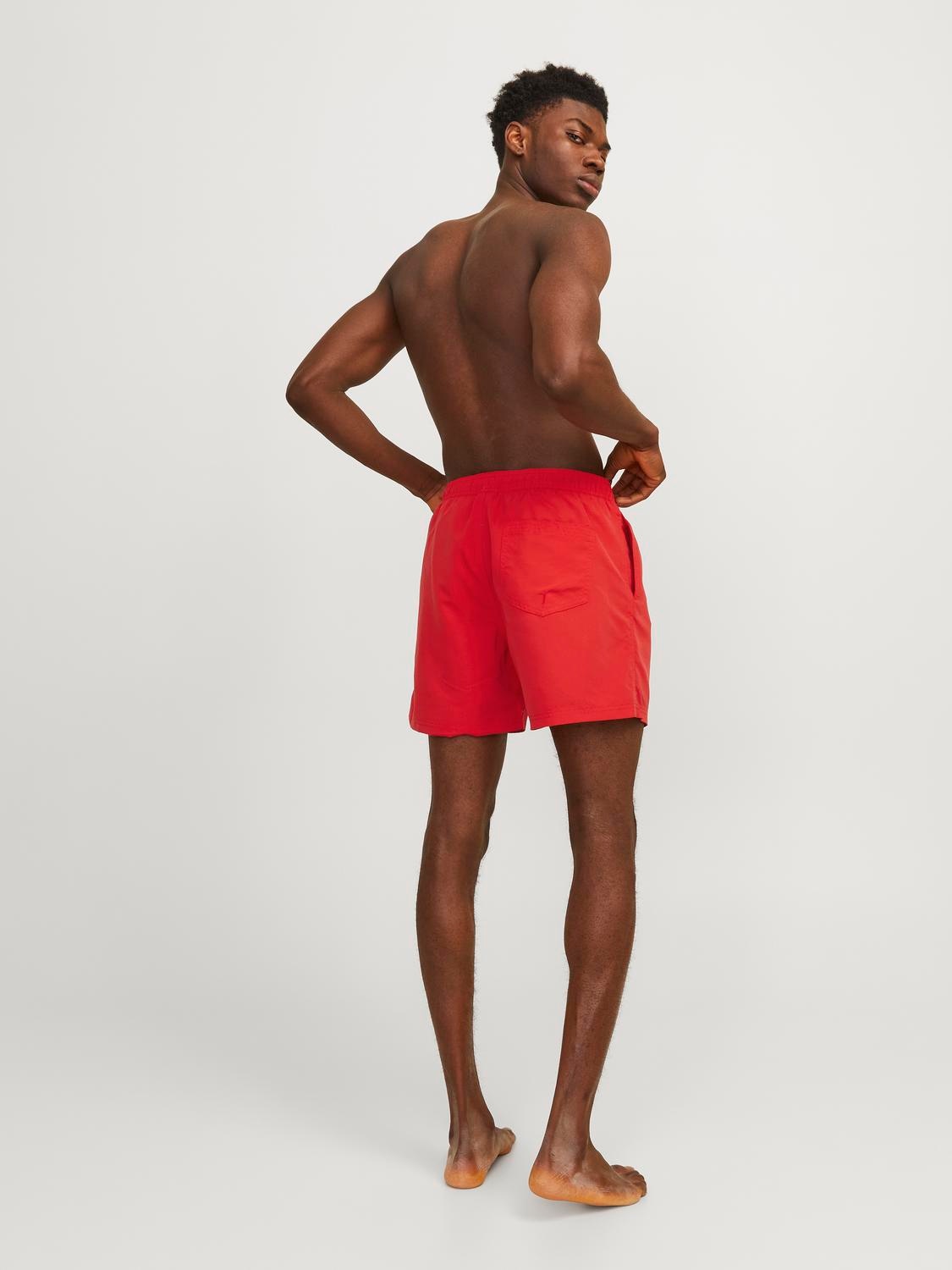 Jack & Jones Badeshorts »JPSTFIJI JJSWIM SOLID SN LY«, gut geschnittene Schwimm-Shorts für den Strand aus recyceltem Garn