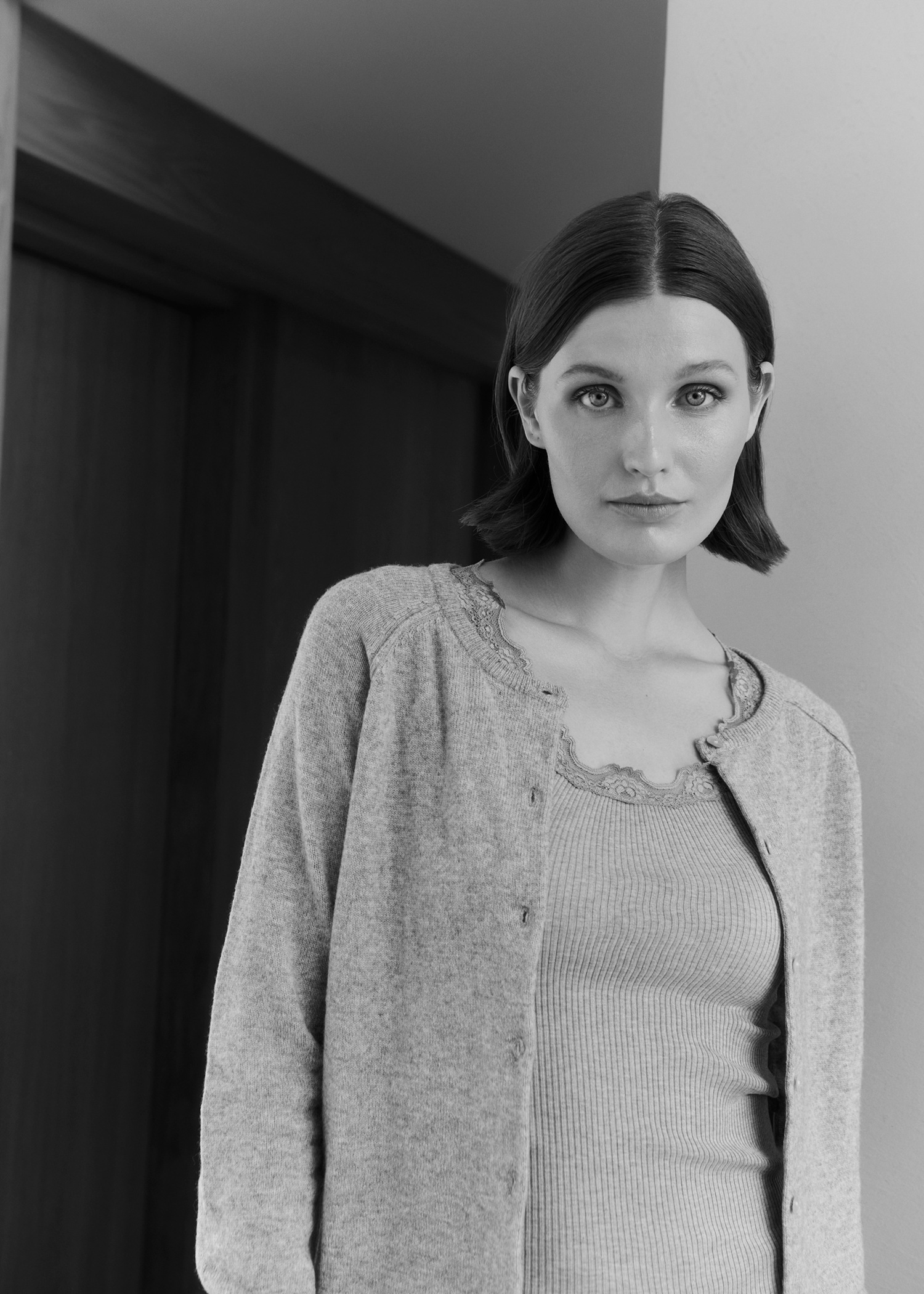 Thumbnail - rosemunde Strickjacke "LAICA" Knöpfe als Verschluss, Rundhalsausschnitt, Schurwolle und Kaschmir