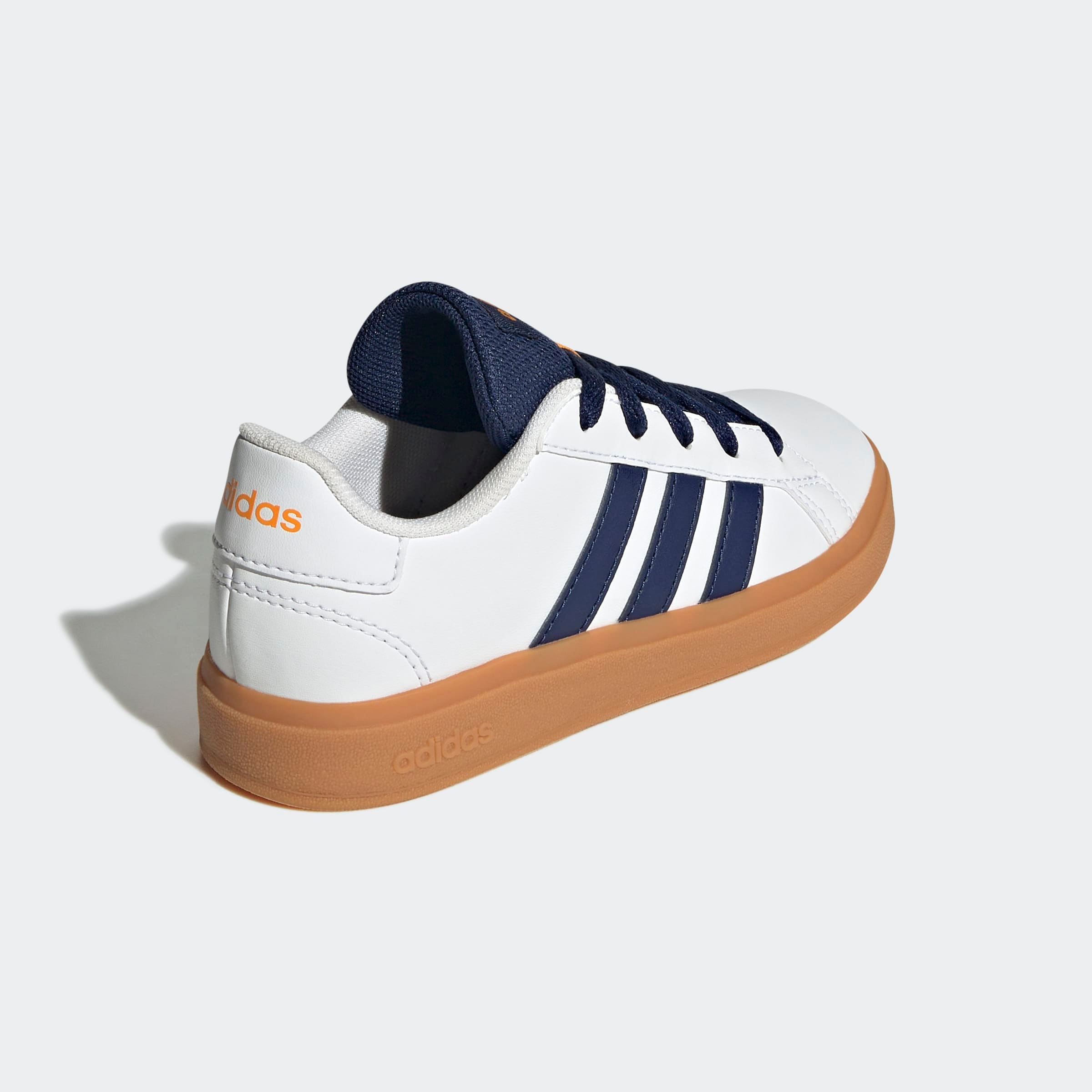 adidas Sportswear Sneaker »GRAND COURT LIFESTYLE TENNIS LACE-UP«, Design auf den Spuren des adidas Superstar