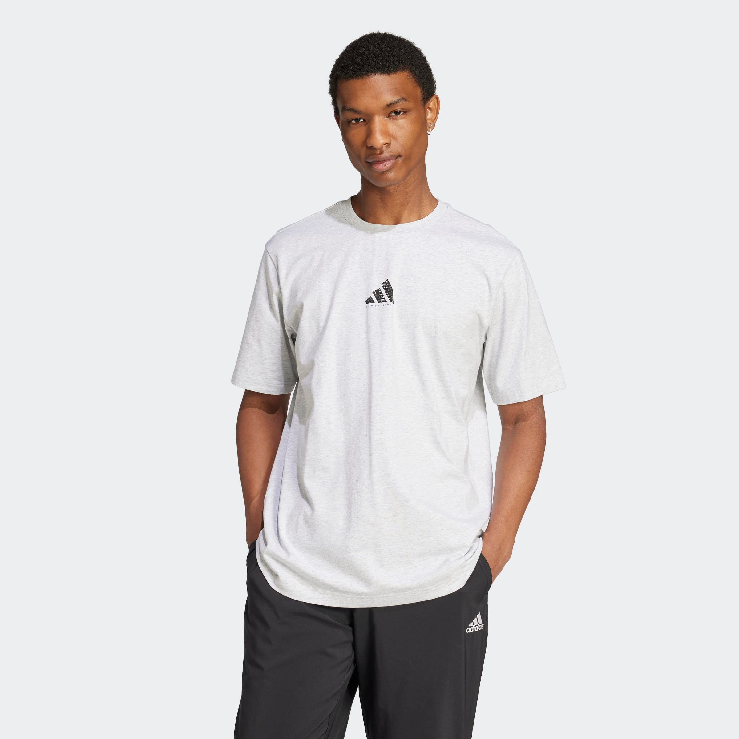adidas Sportswear T-Shirt "M C PHOTO TEE" sportlicher Stil, ohne Verschluss günstig online kaufen