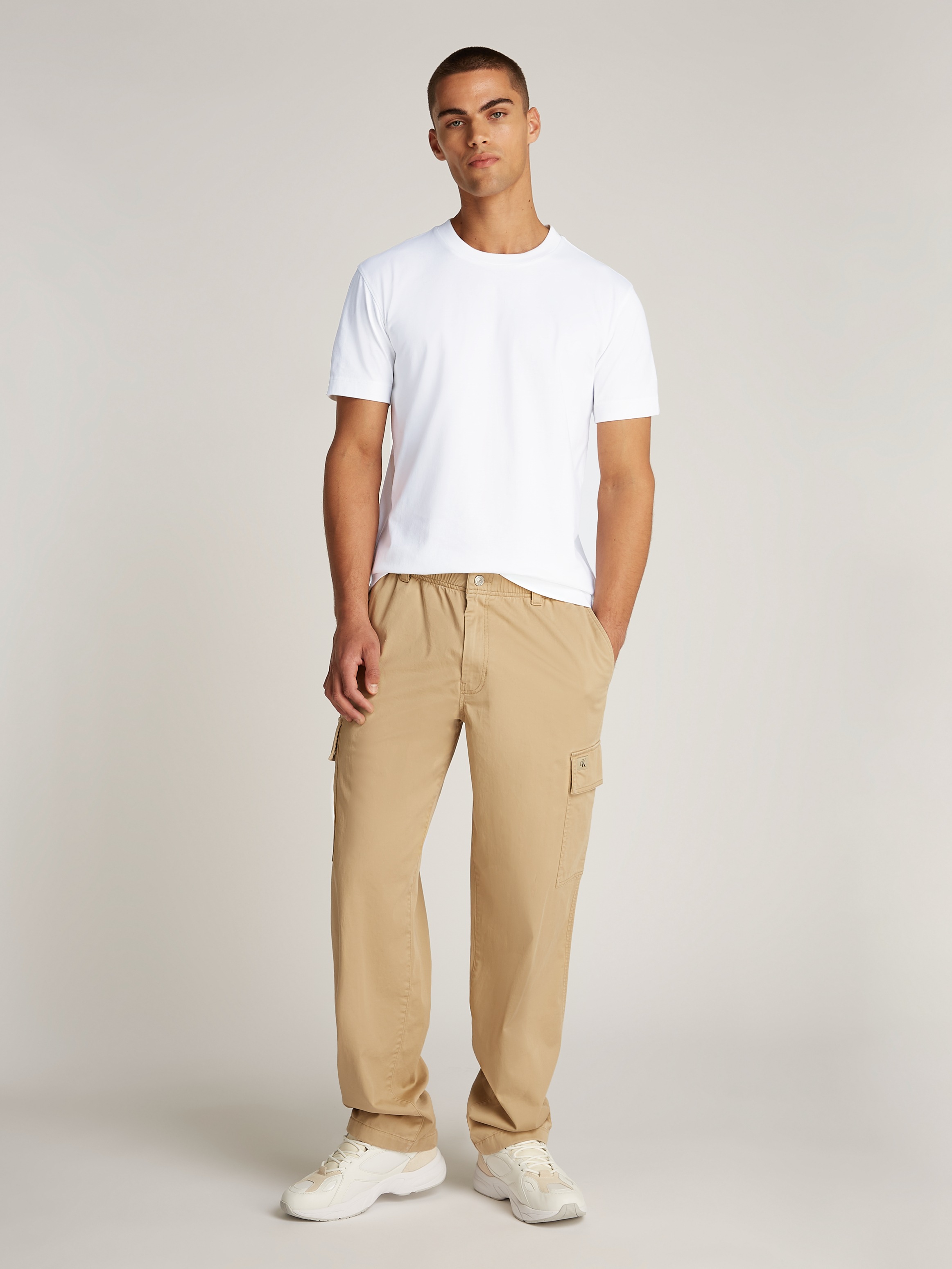 Calvin Klein Jeans Rundhalsshirt »WOVEN LABEL REGULAR TEE«, Logostickerei