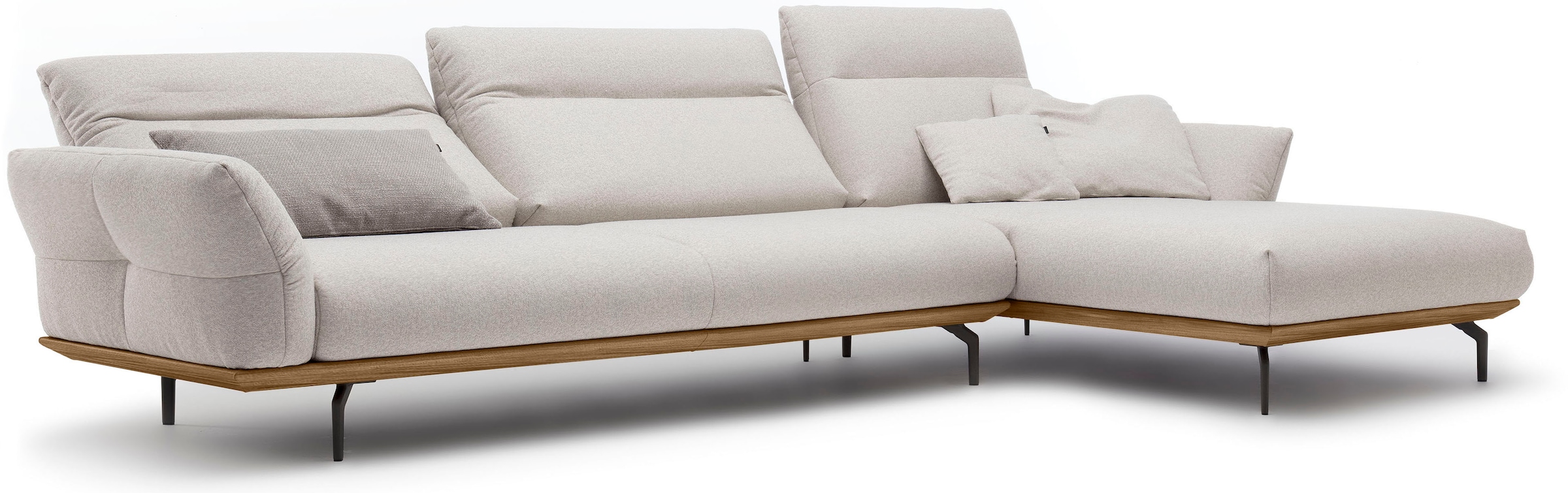 Creation BY ROLF BENZ Ecksofa »CR.460«, Sockel in Nussbaum, Winkelfüße in Umbragrau, Breite 338 cm