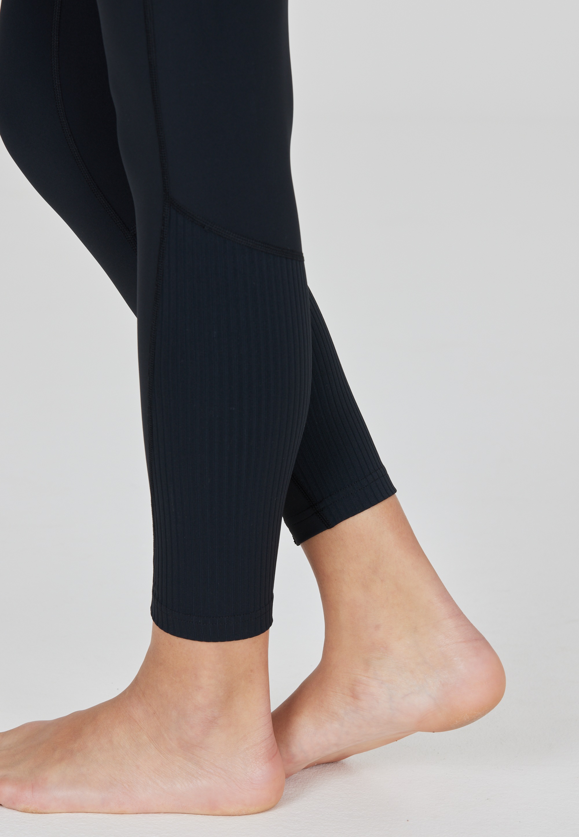 ATHLECIA Trainingstights »Aliya«, im stretchy Design mit flachen Nähten